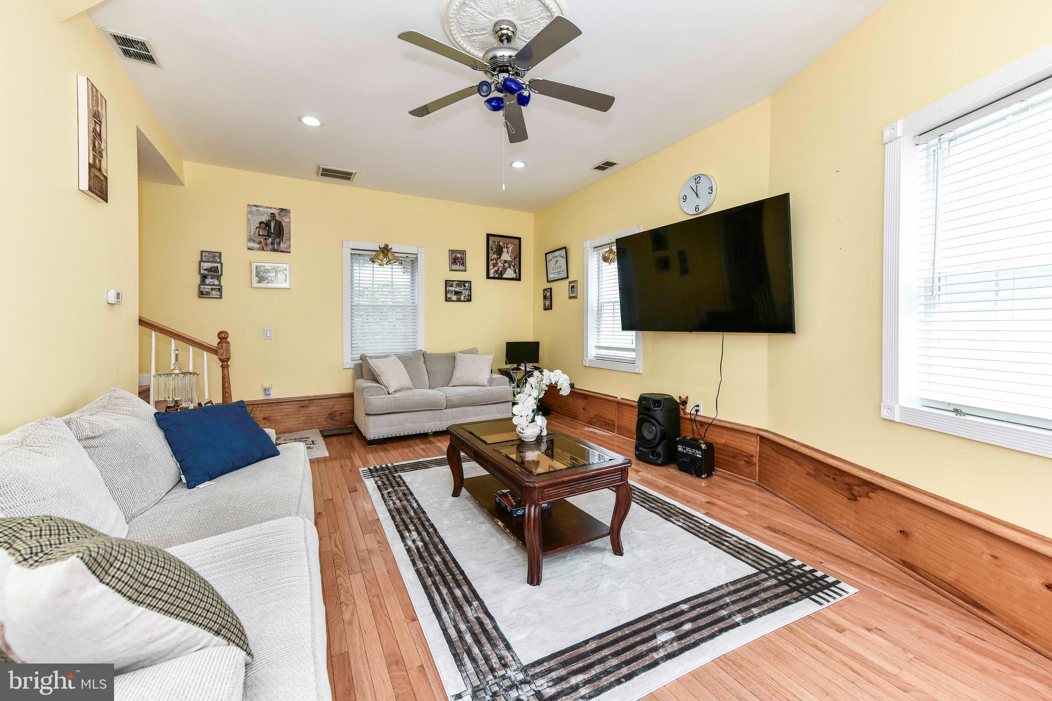 Real estate listing preview #11