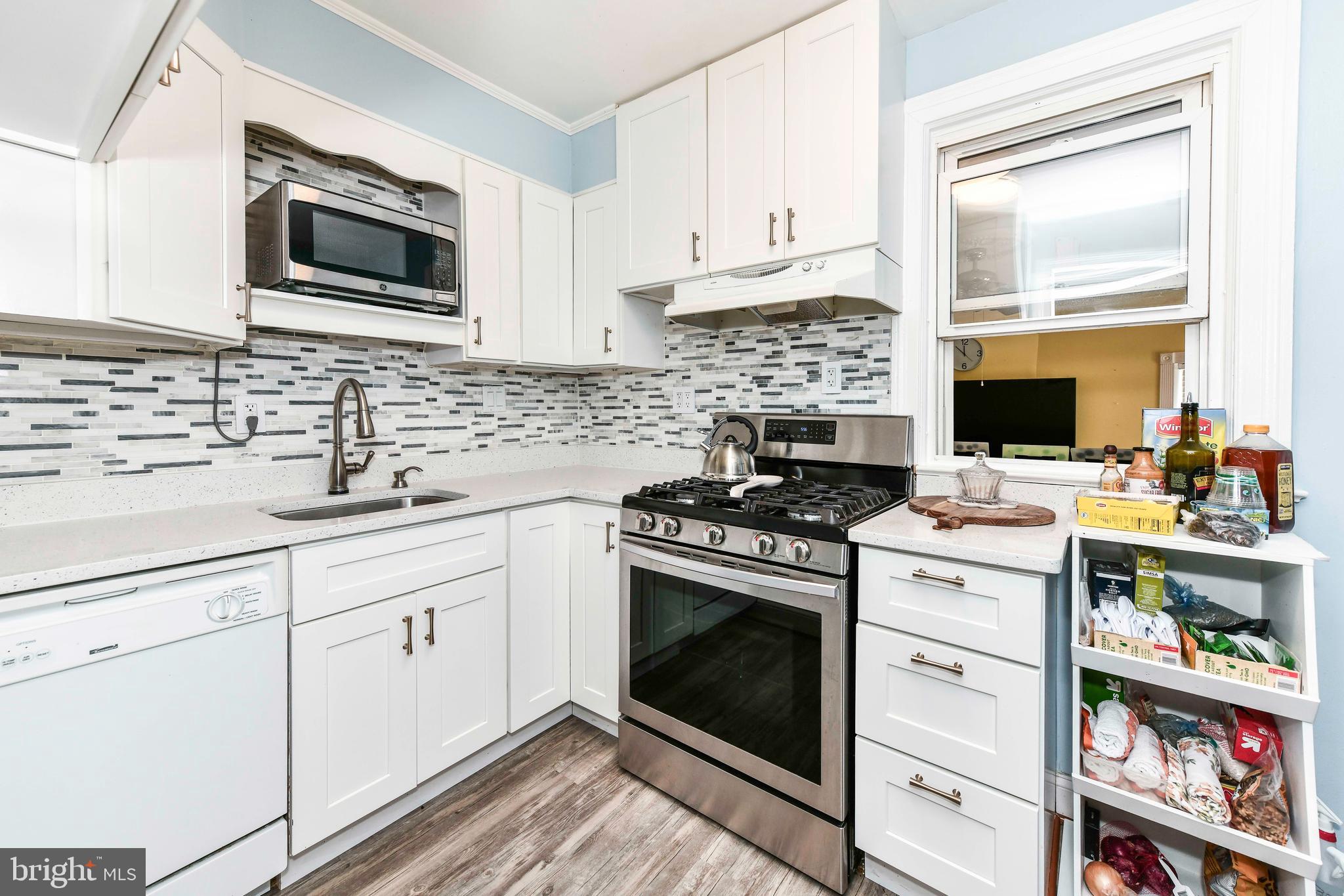 Real estate listing preview #6