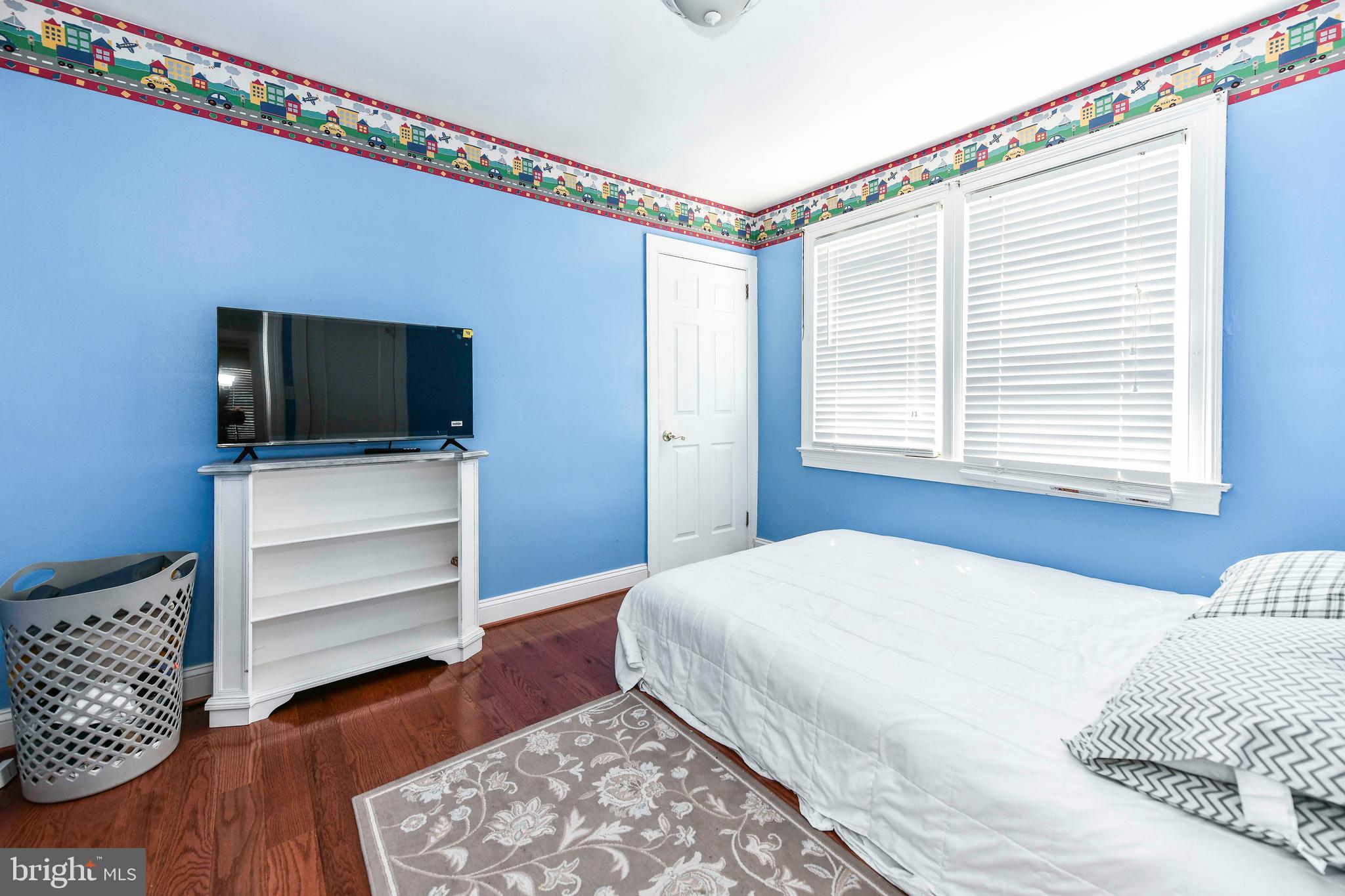 Real estate listing preview #12