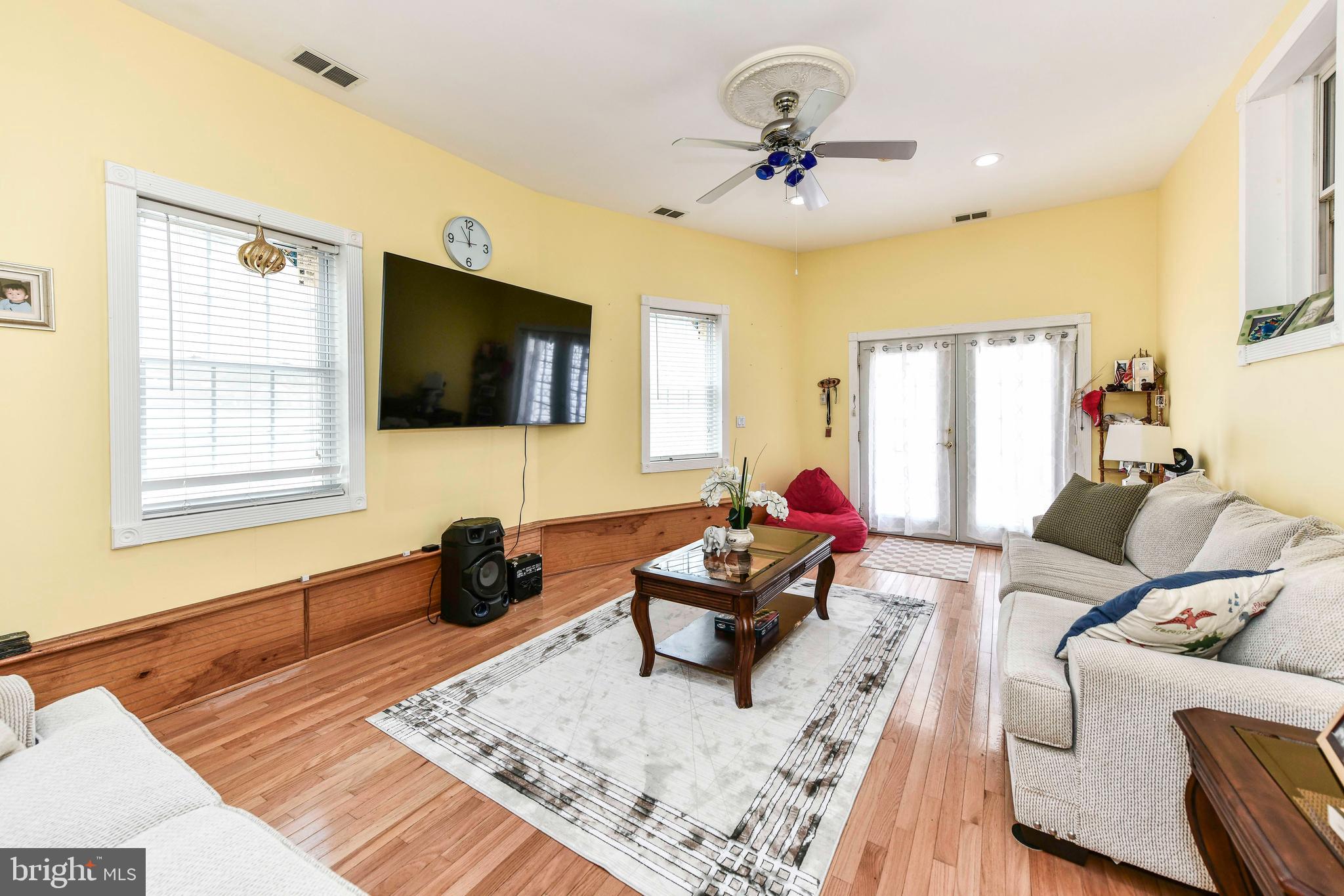 Real estate listing preview #9