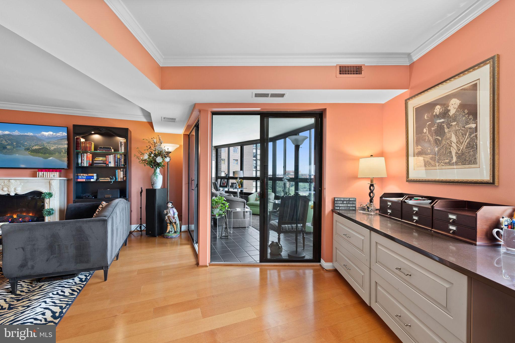 Real estate listing preview #12