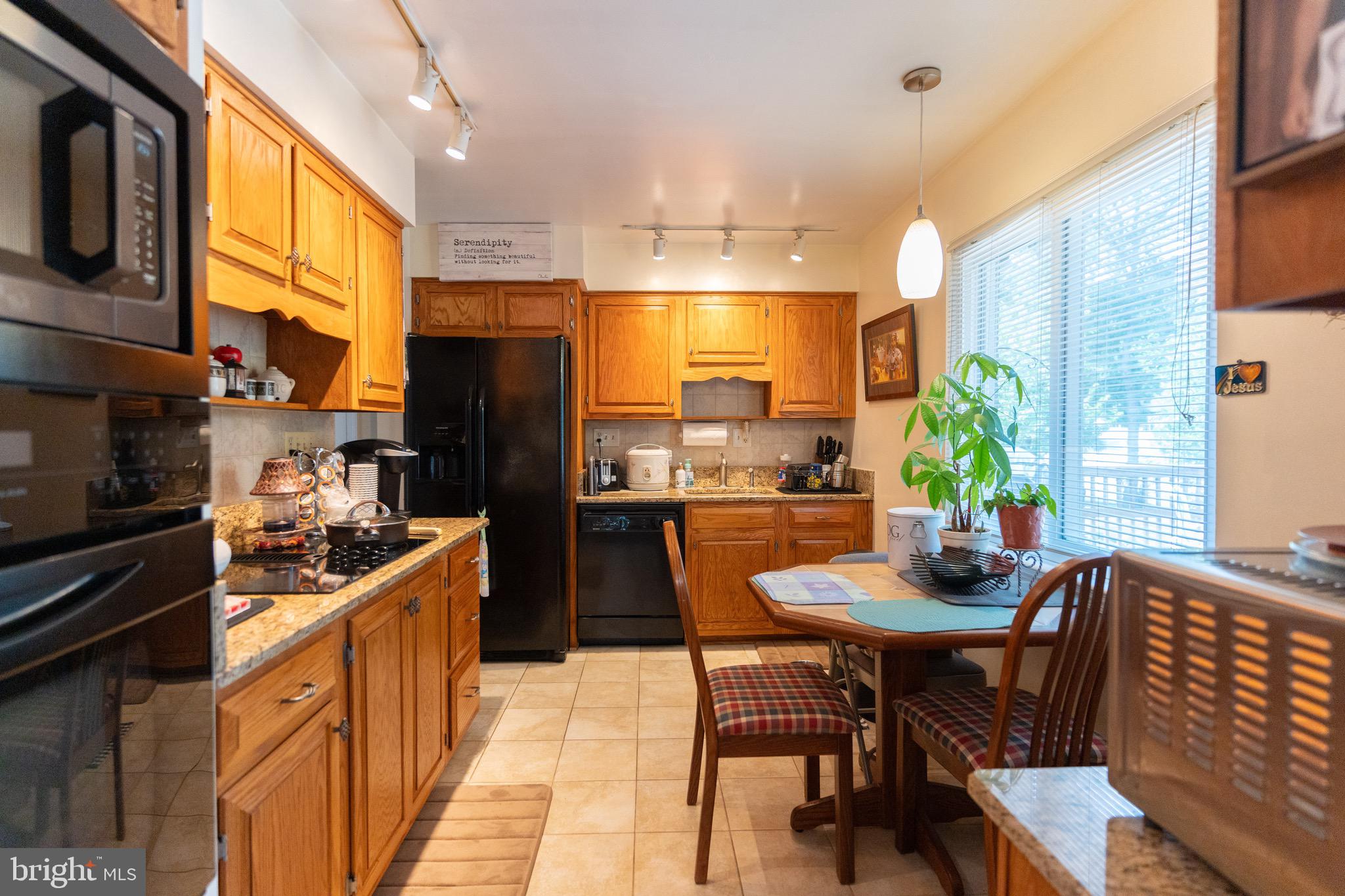 Real estate listing preview #8