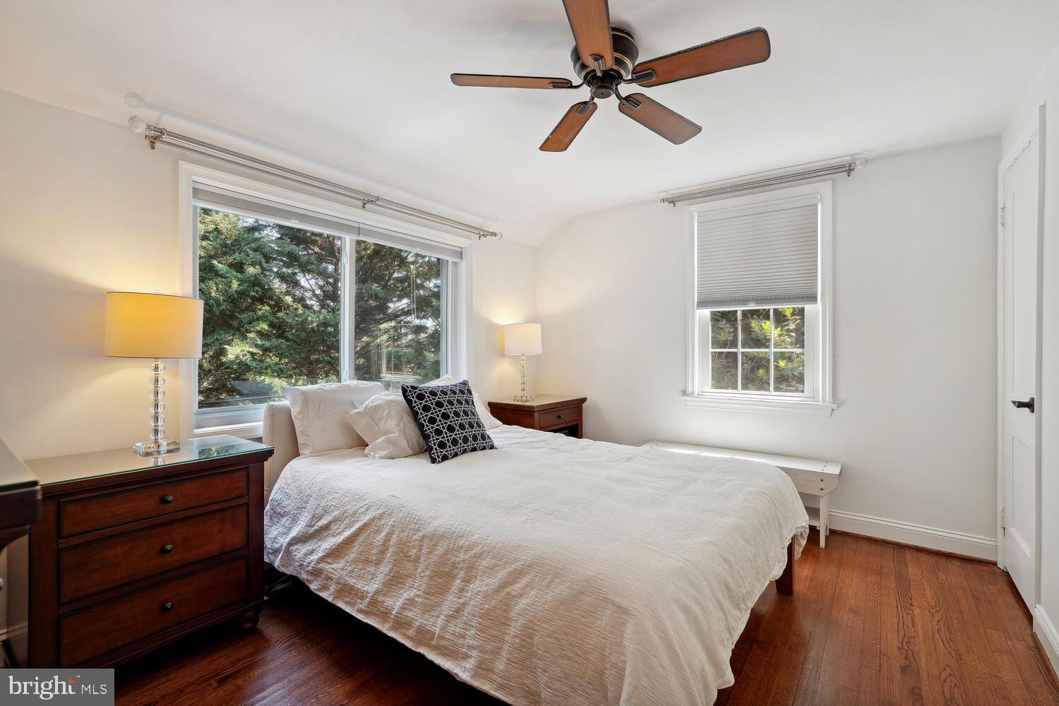 Real estate listing preview #14