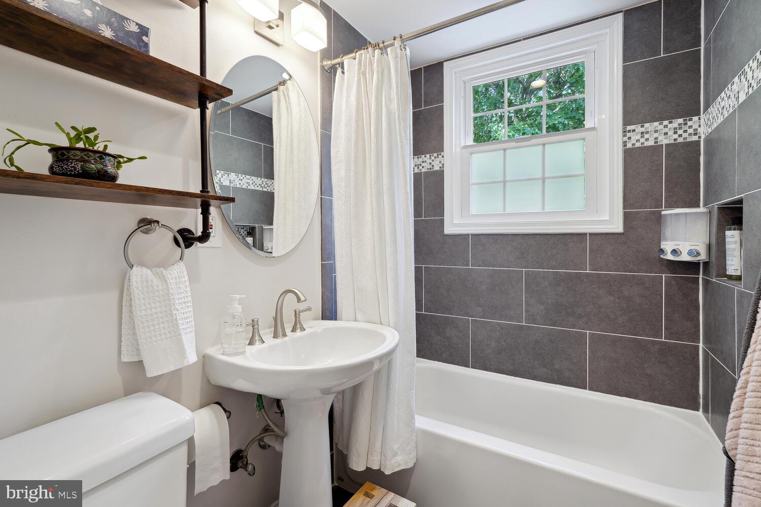 Real estate listing preview #16