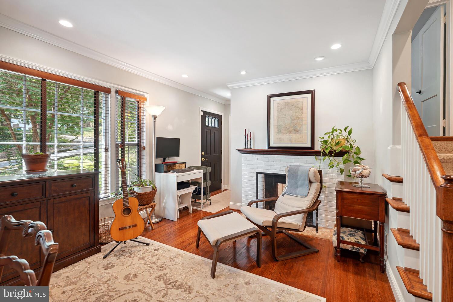 Real estate listing preview #12