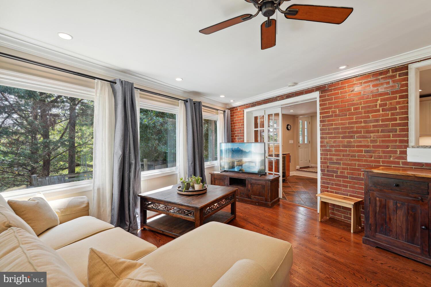 Real estate listing preview #10