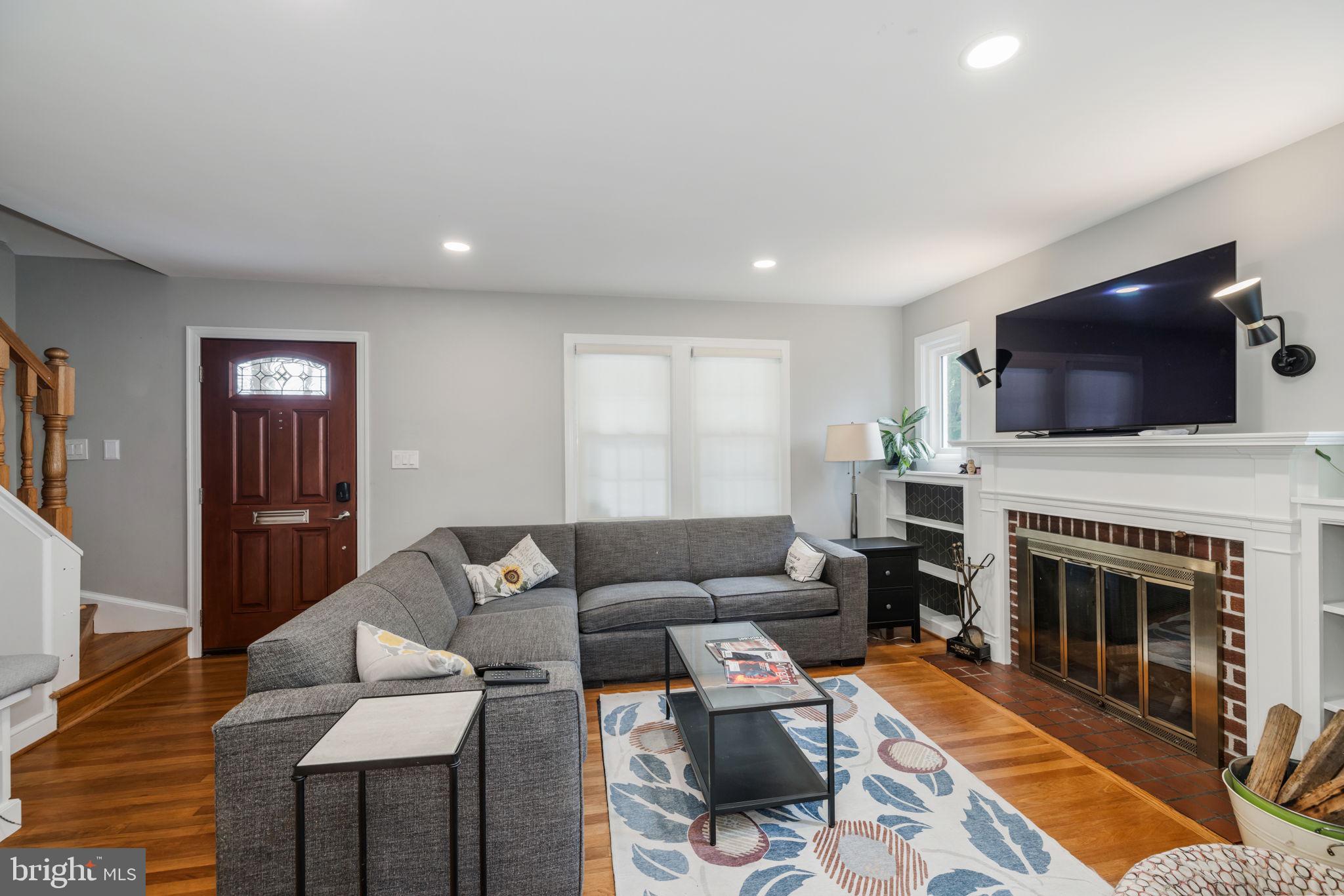 Real estate listing preview #6