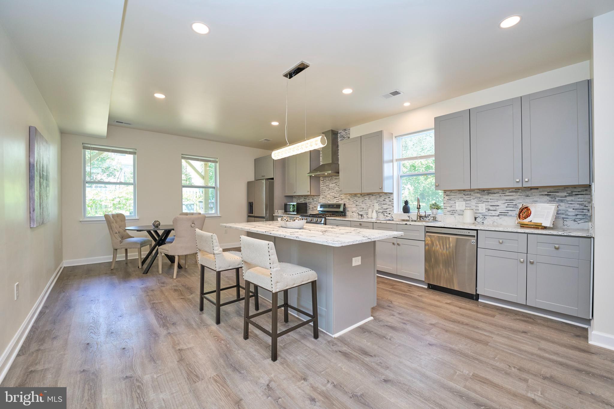 Real estate listing preview #12