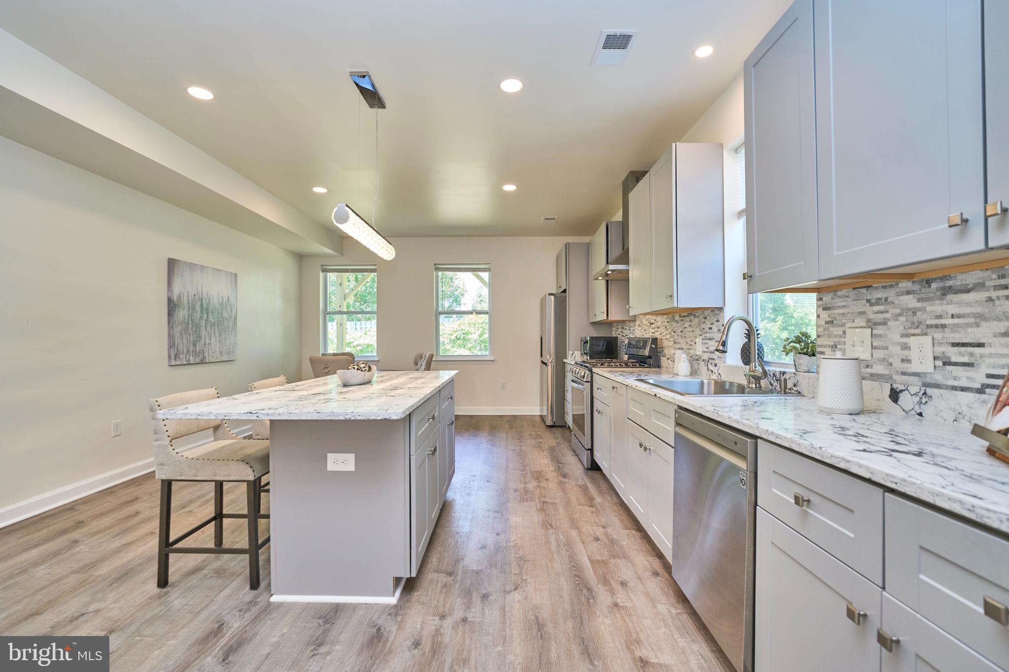 Real estate listing preview #15