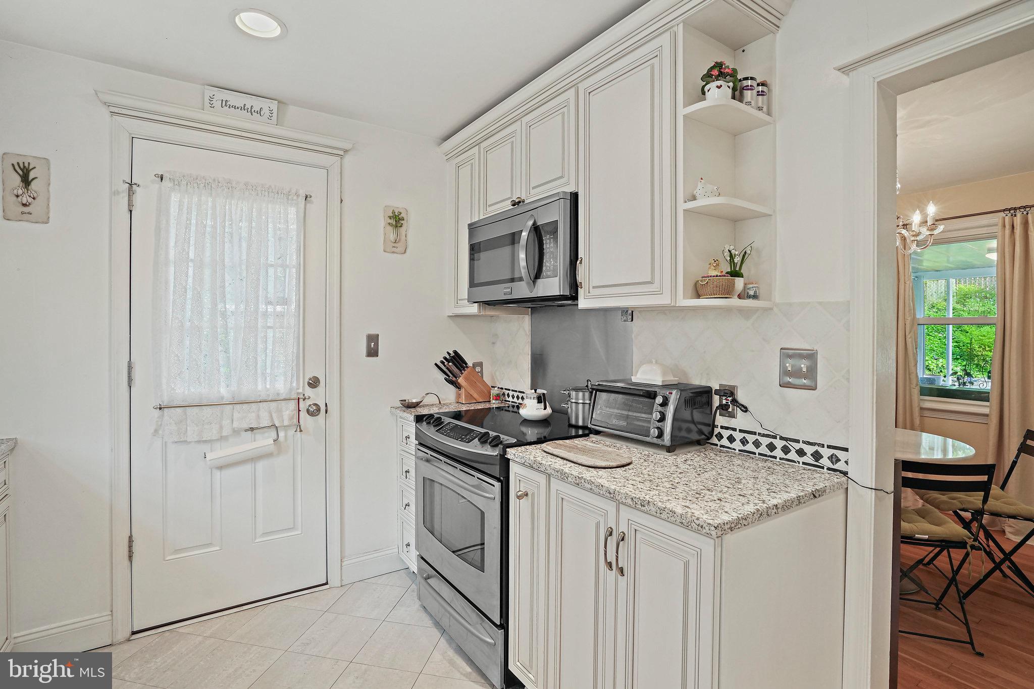 Real estate listing preview #6