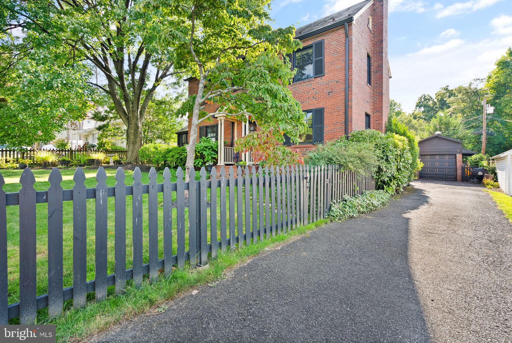 Real estate listing preview #3