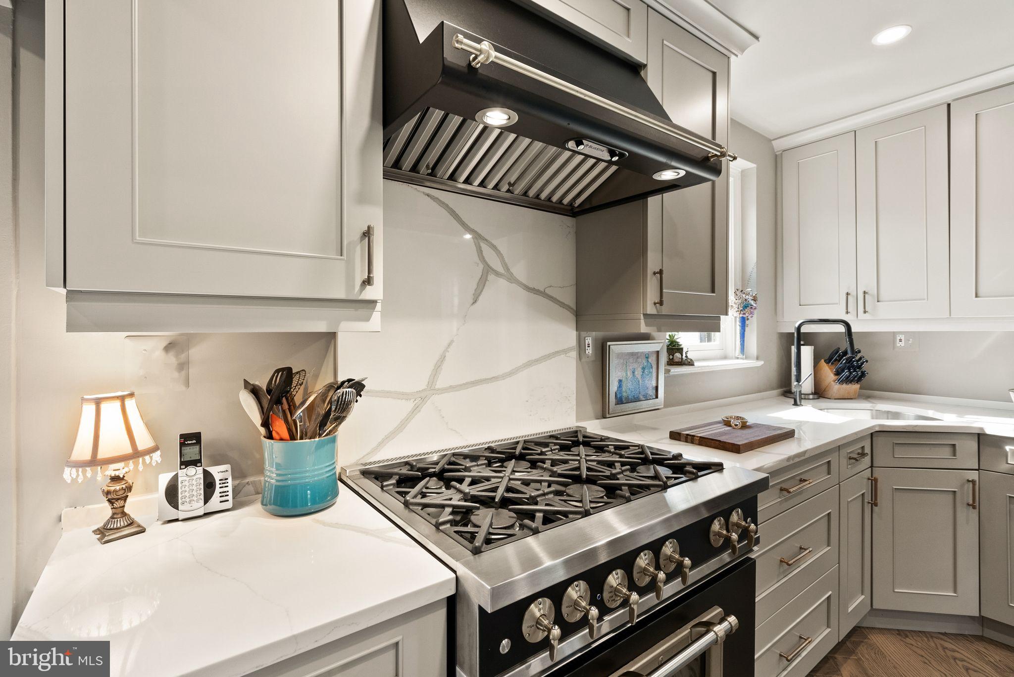 Real estate listing preview #14