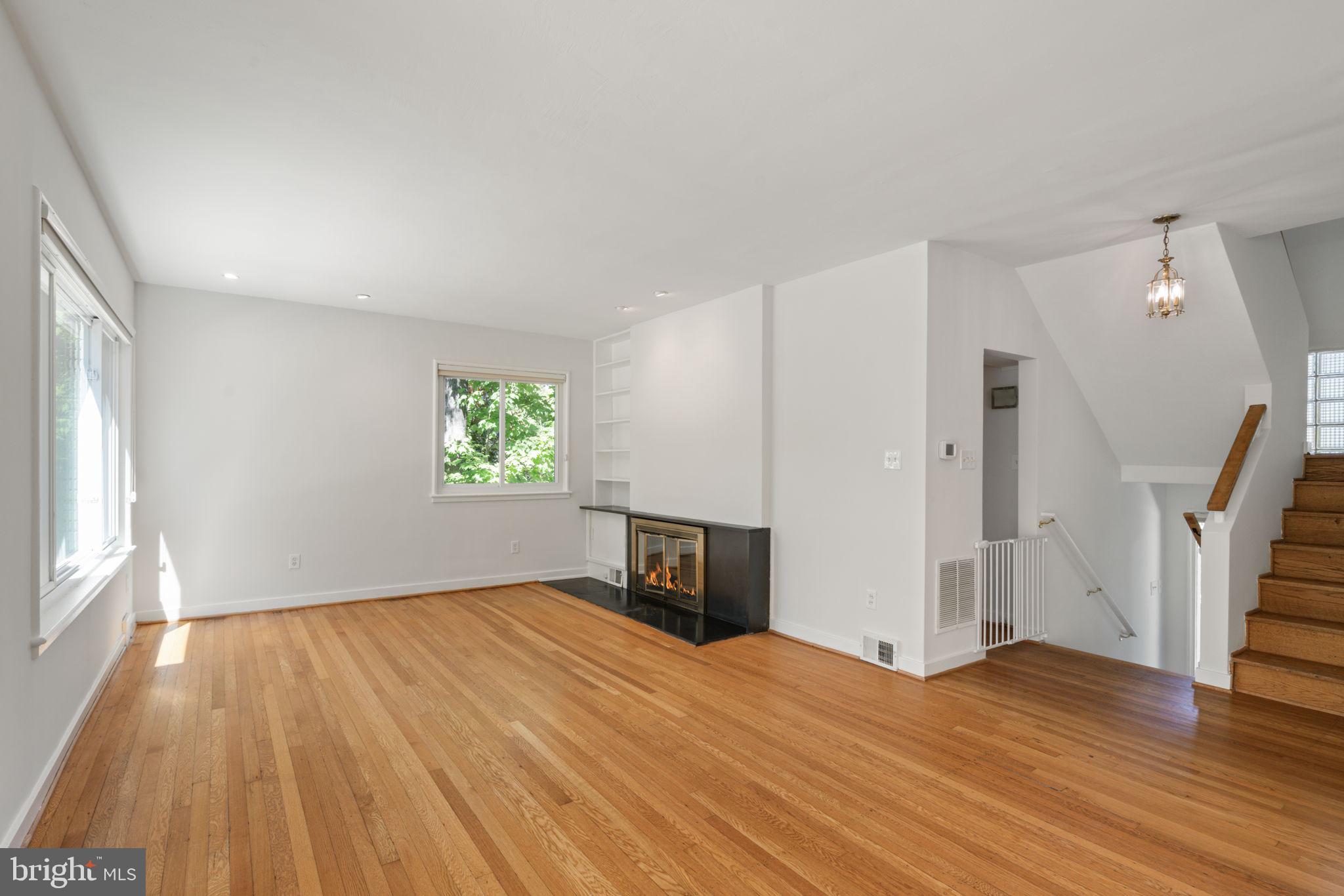 Real estate listing preview #11