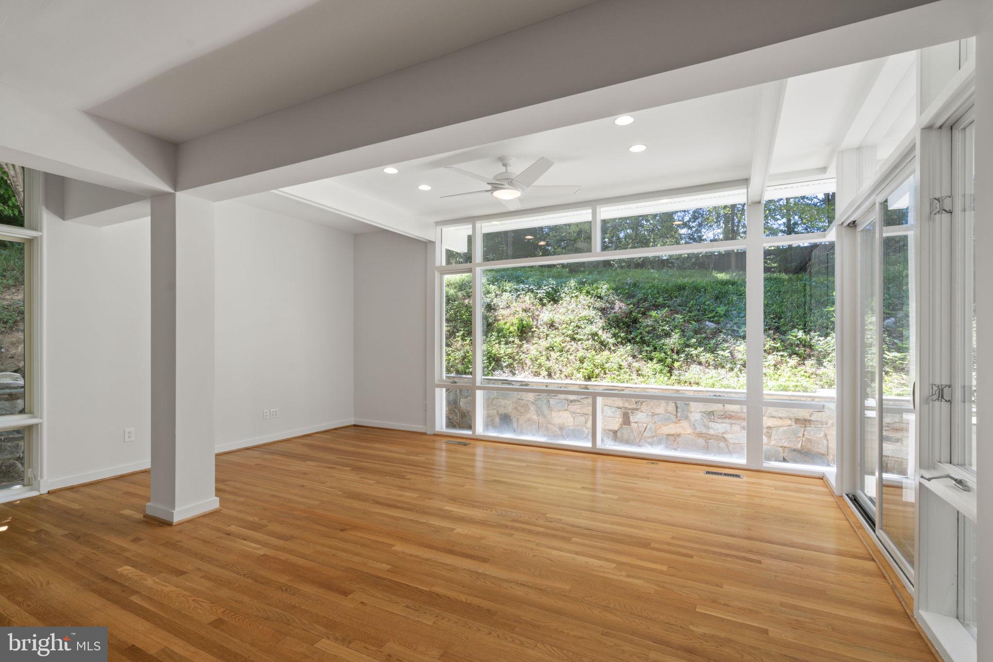 Real estate listing preview #8