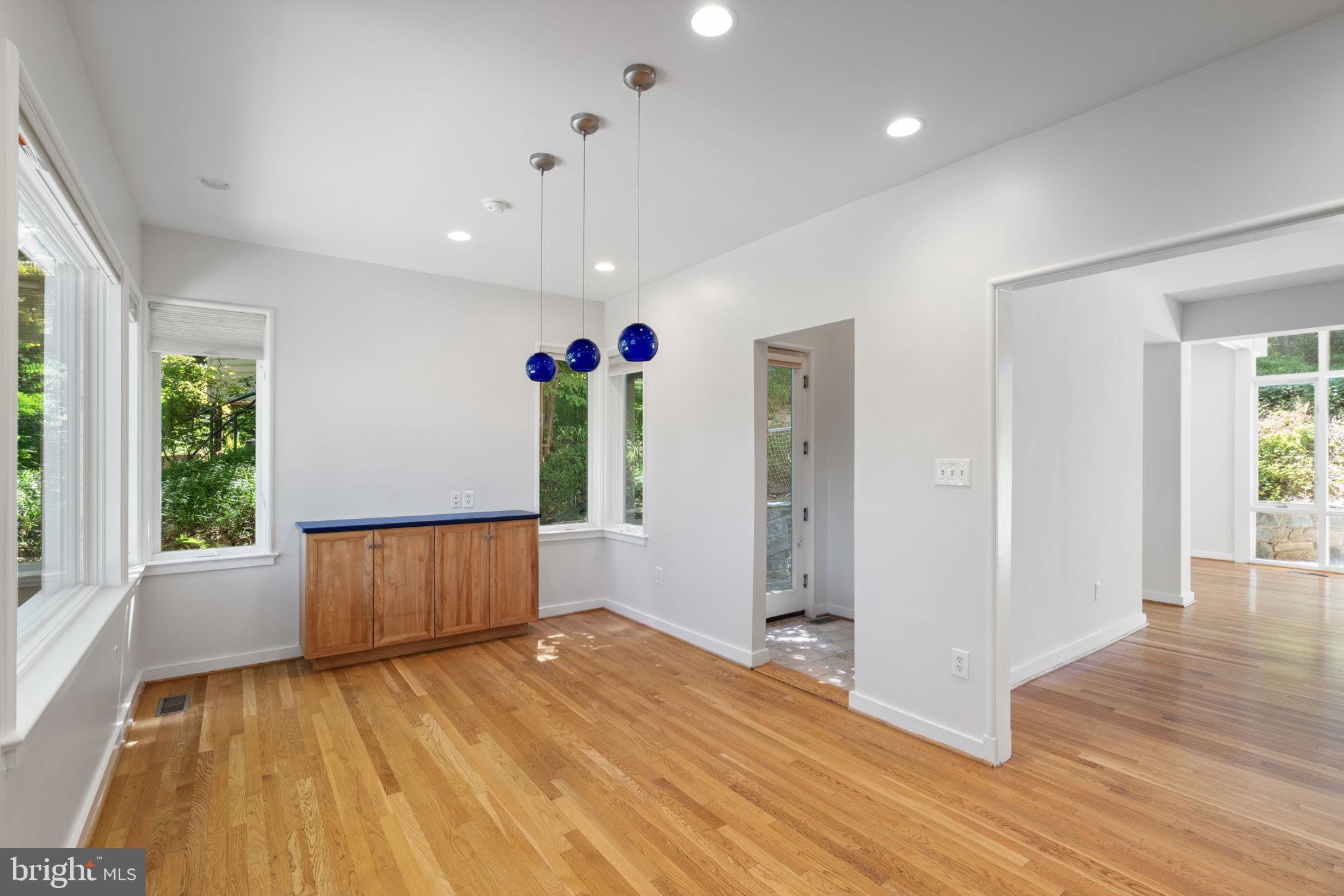 Real estate listing preview #14