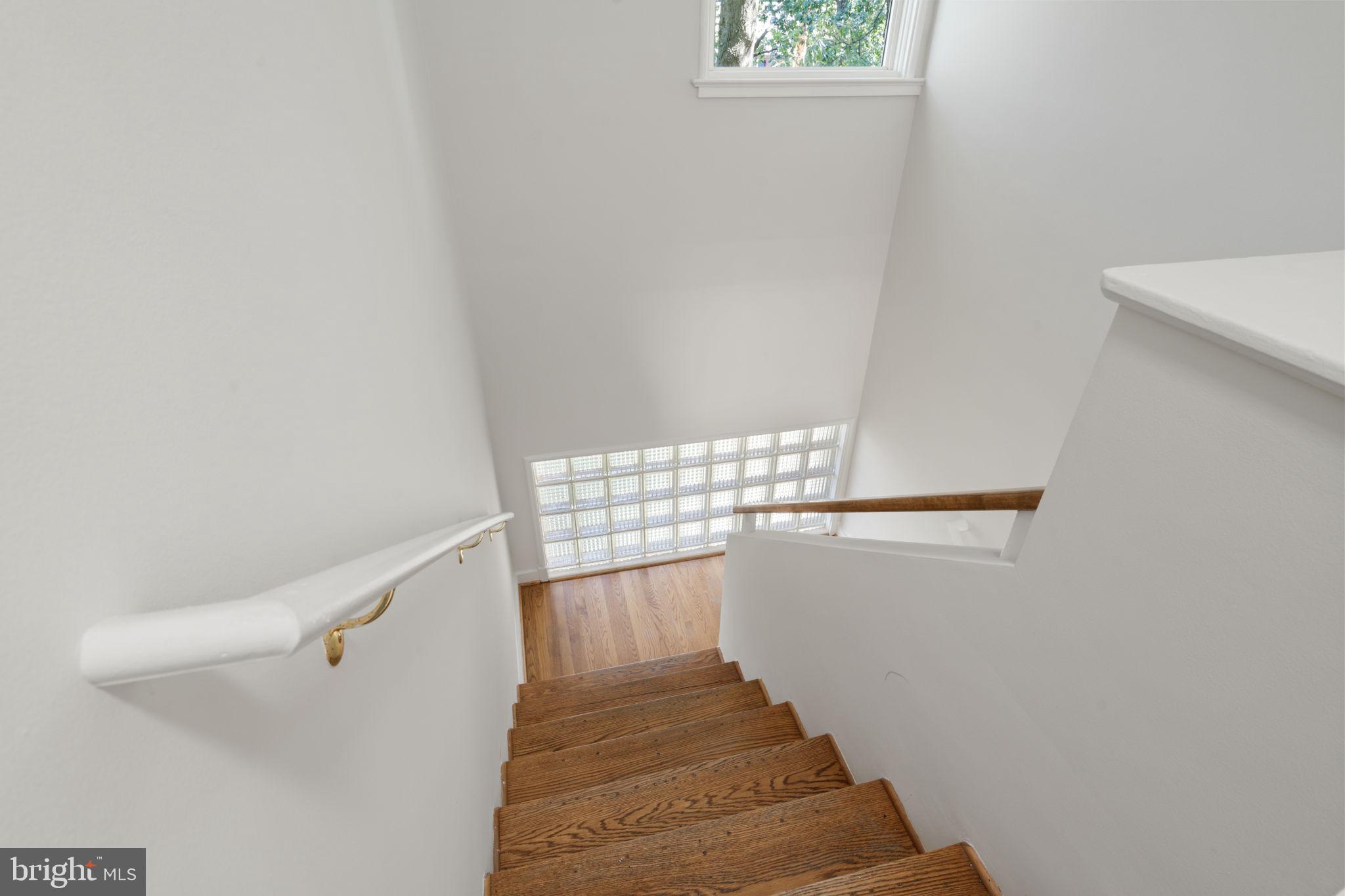 Real estate listing preview #24