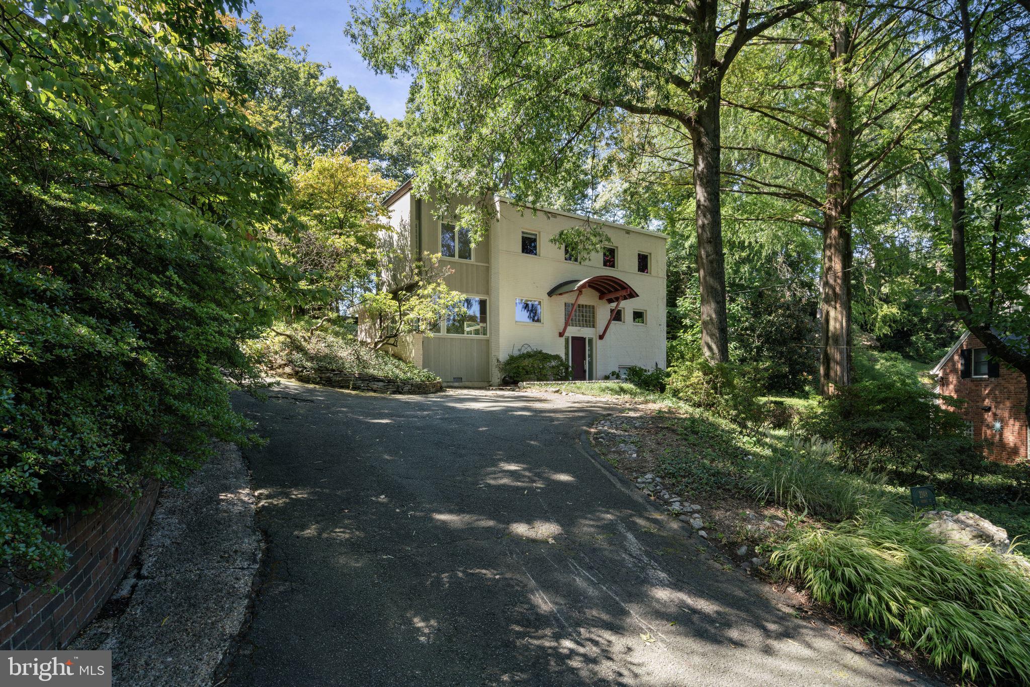 Real estate listing preview #2