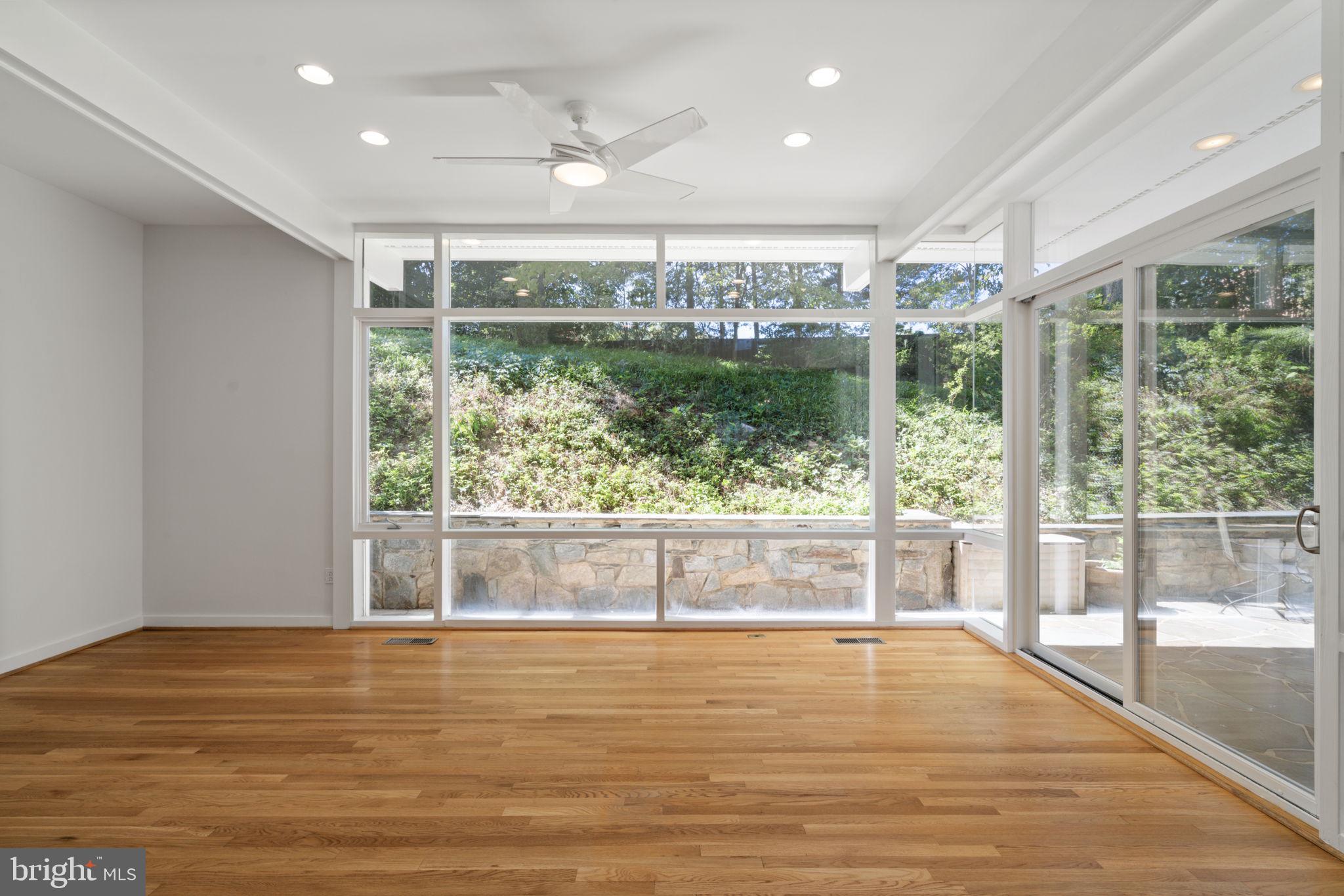 Real estate listing preview #9