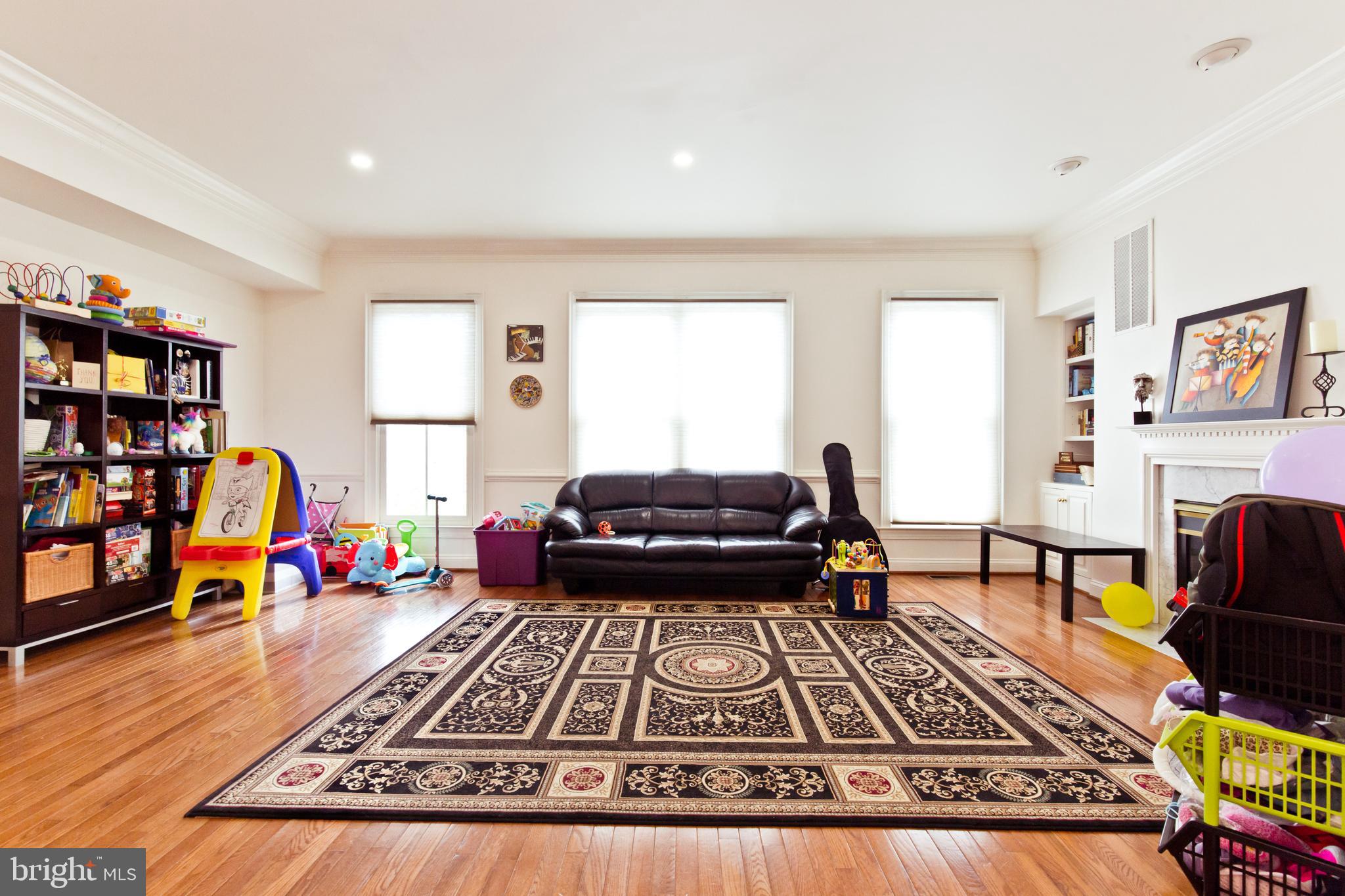 Real estate listing preview #2