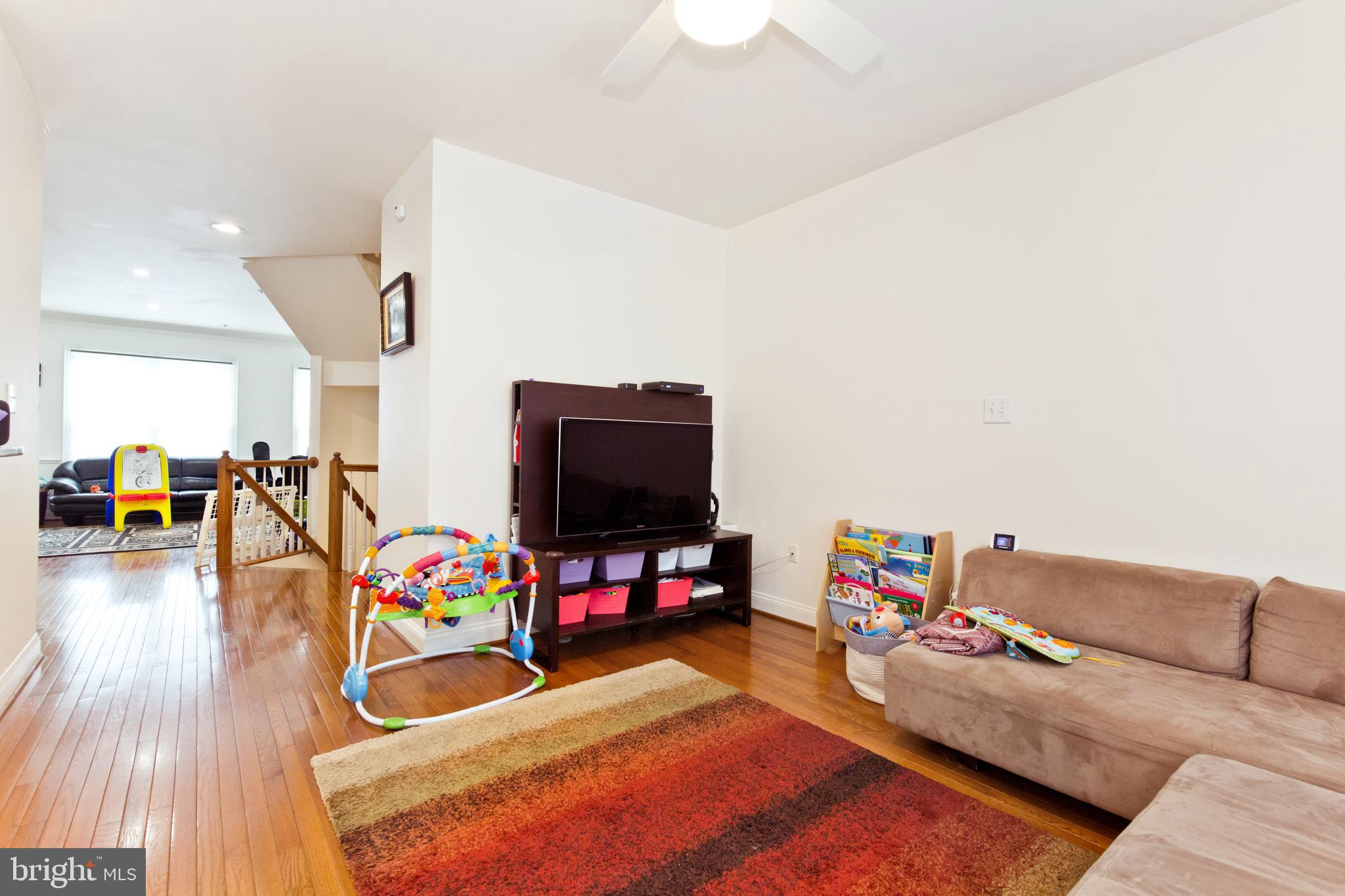 Real estate listing preview #6