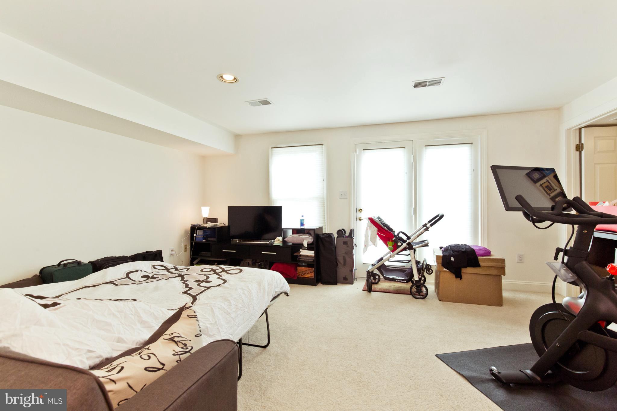 Real estate listing preview #8