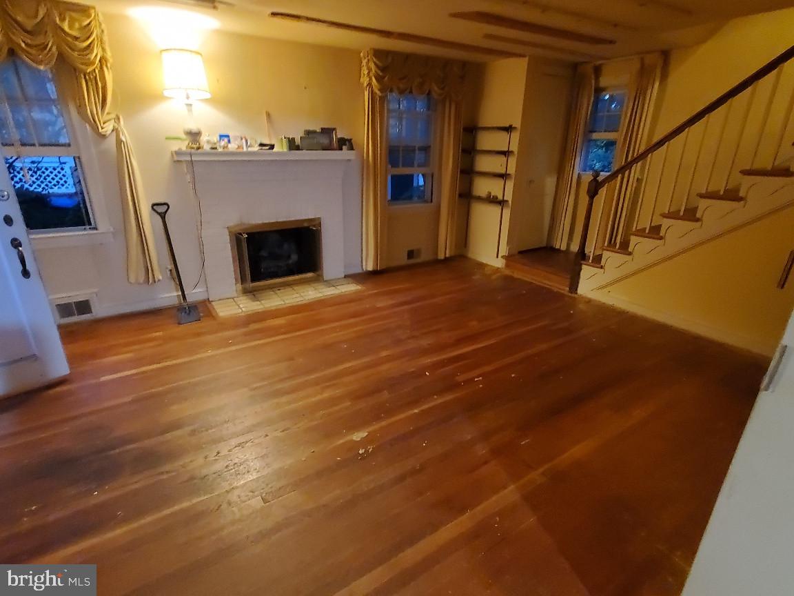 Real estate listing preview #24