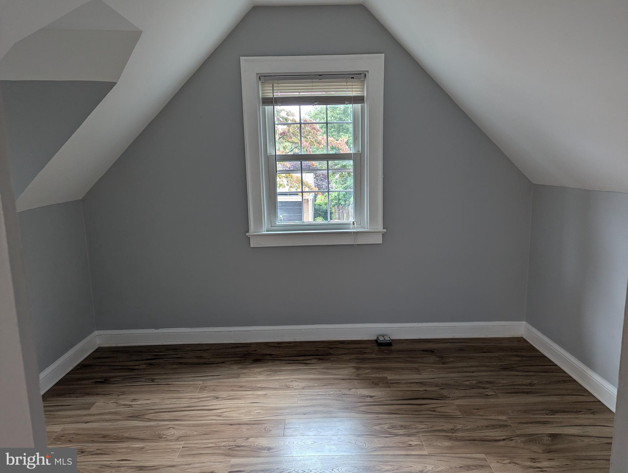 Real estate listing preview #9