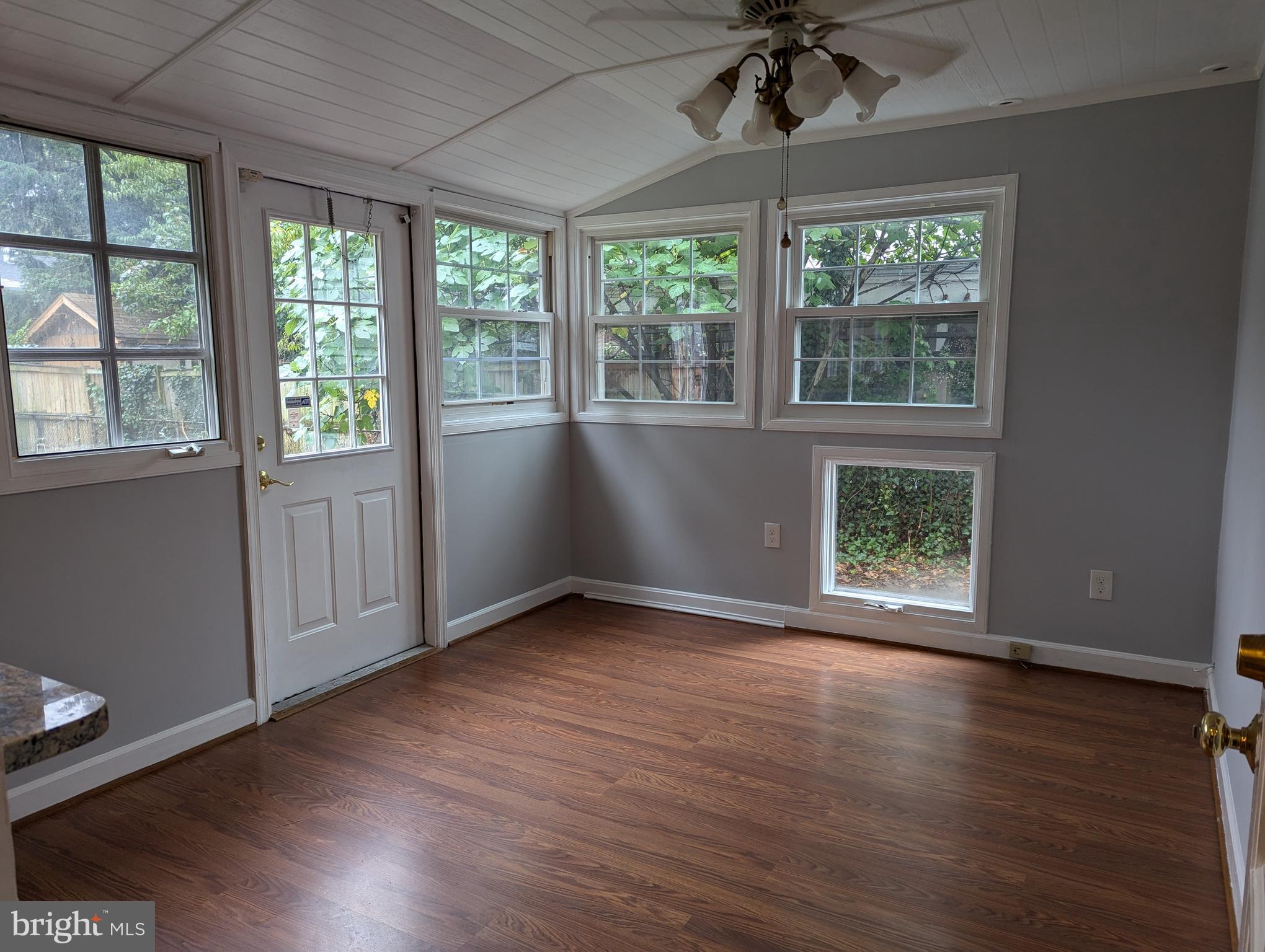 Real estate listing preview #14