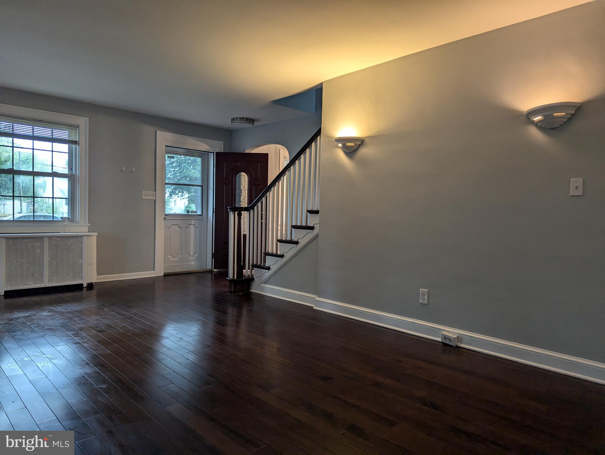 Real estate listing preview #8