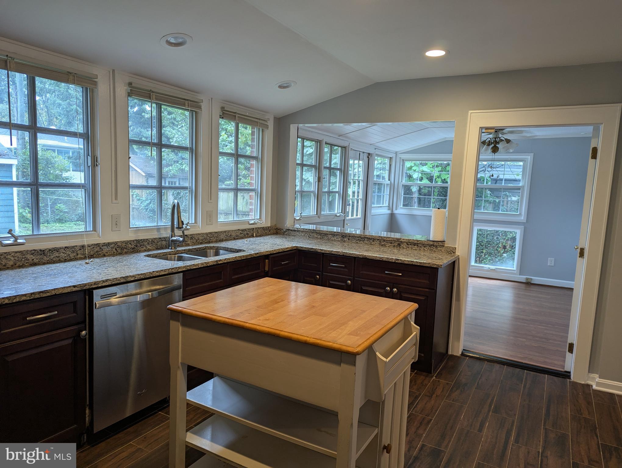 Real estate listing preview #15