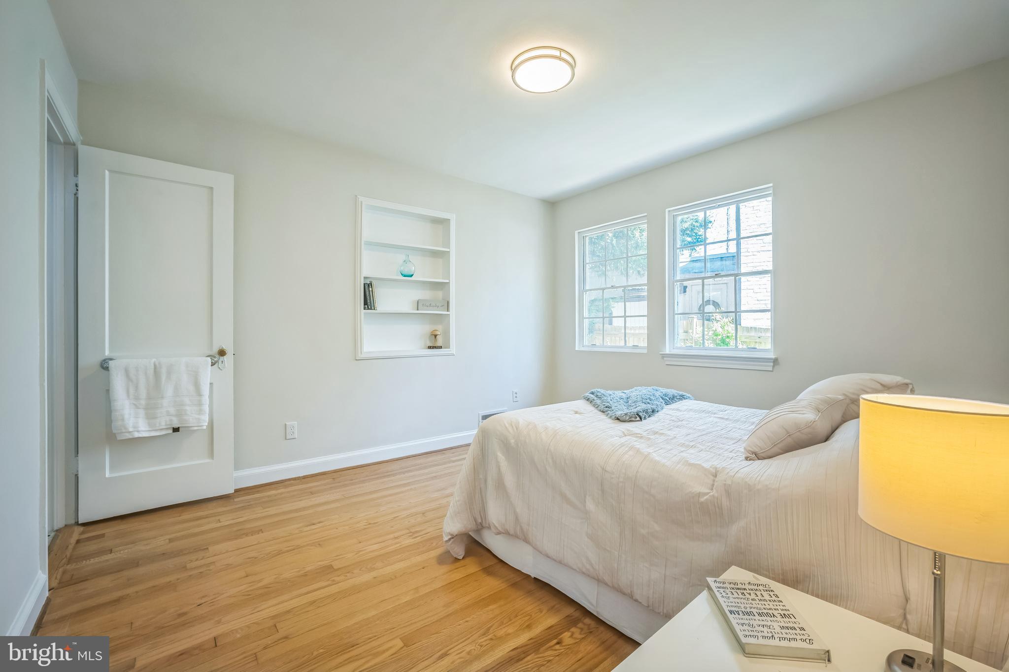 Real estate listing preview #12