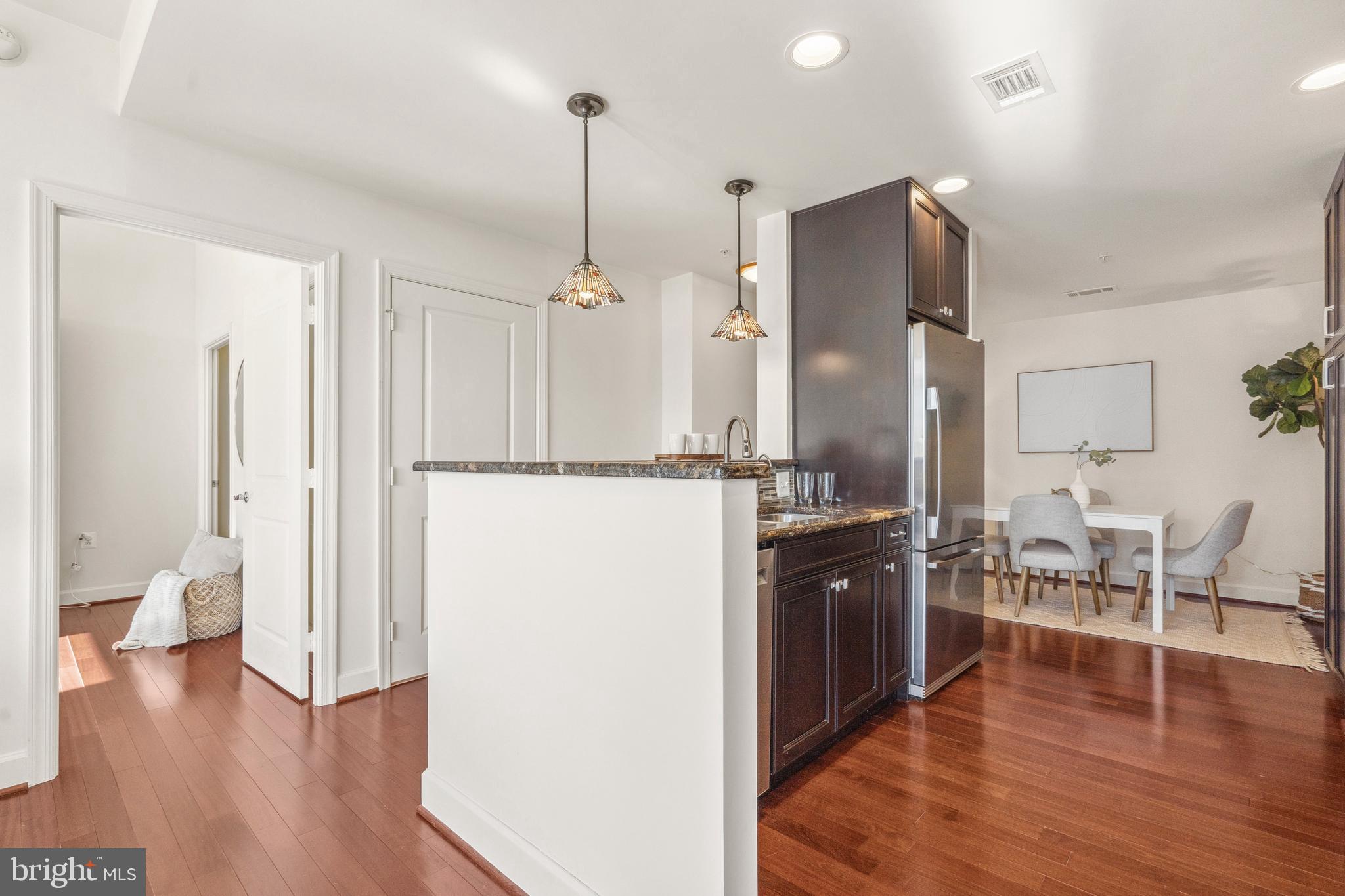 Real estate listing preview #12