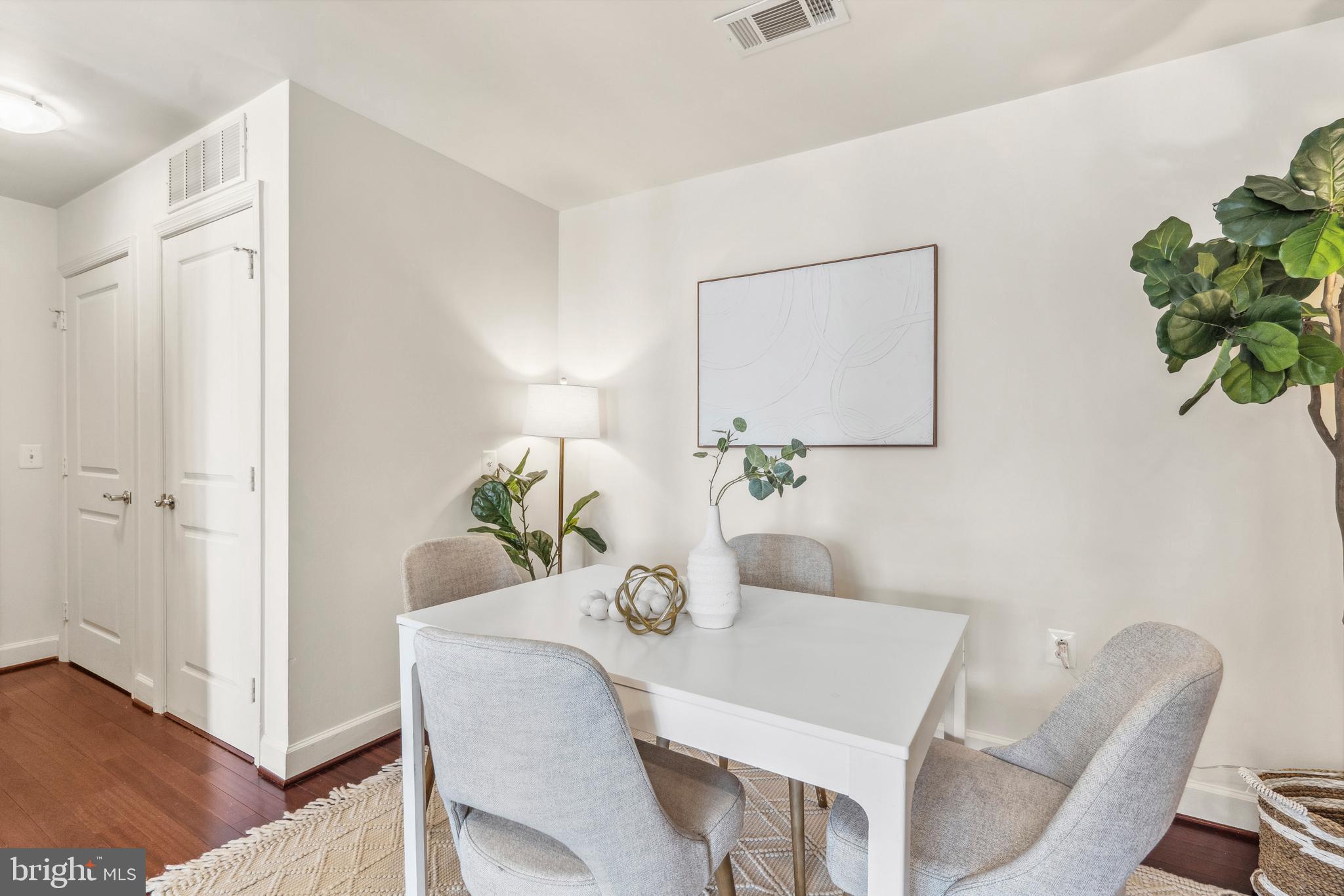 Real estate listing preview #5