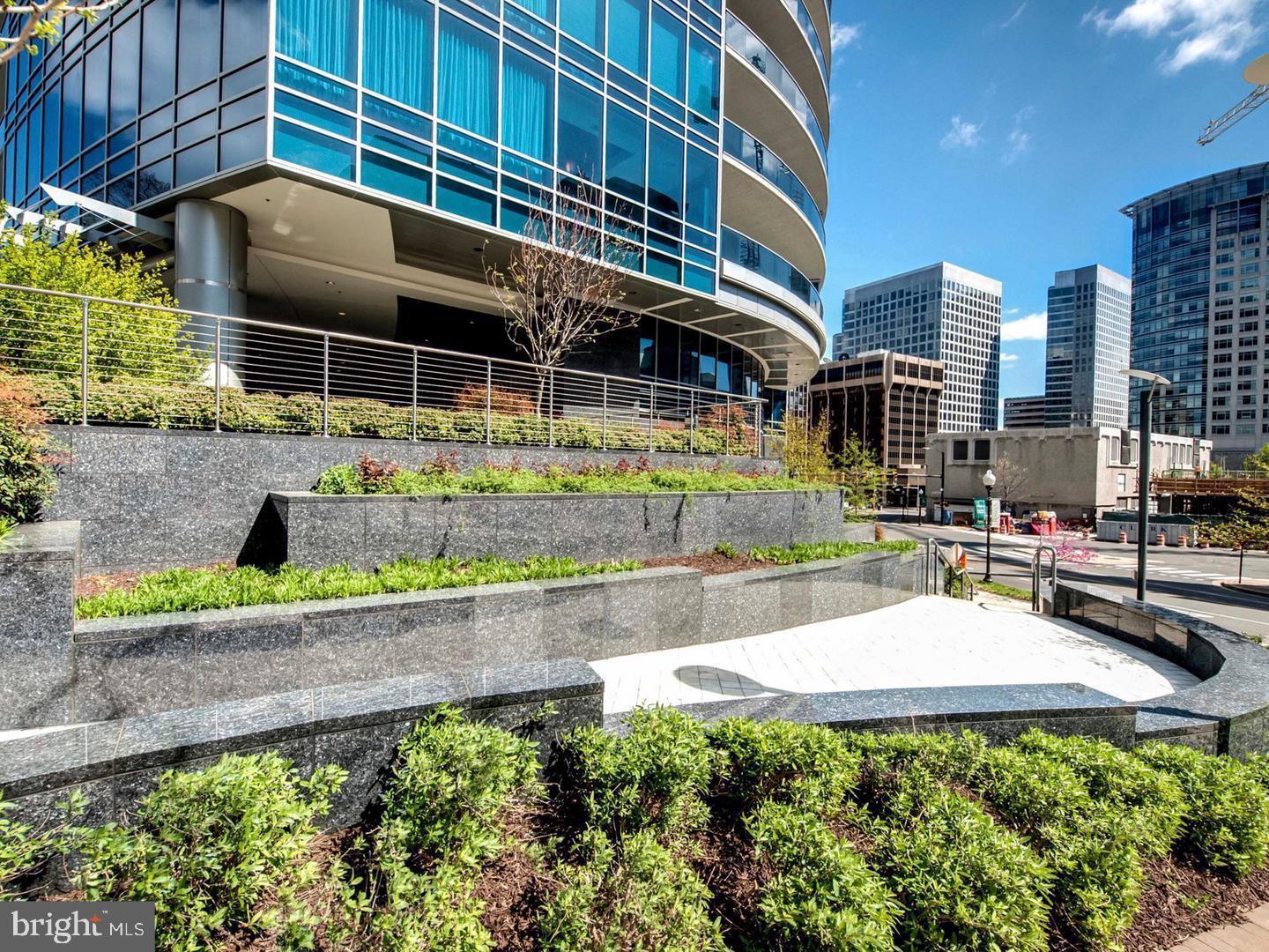 Real estate listing preview #2