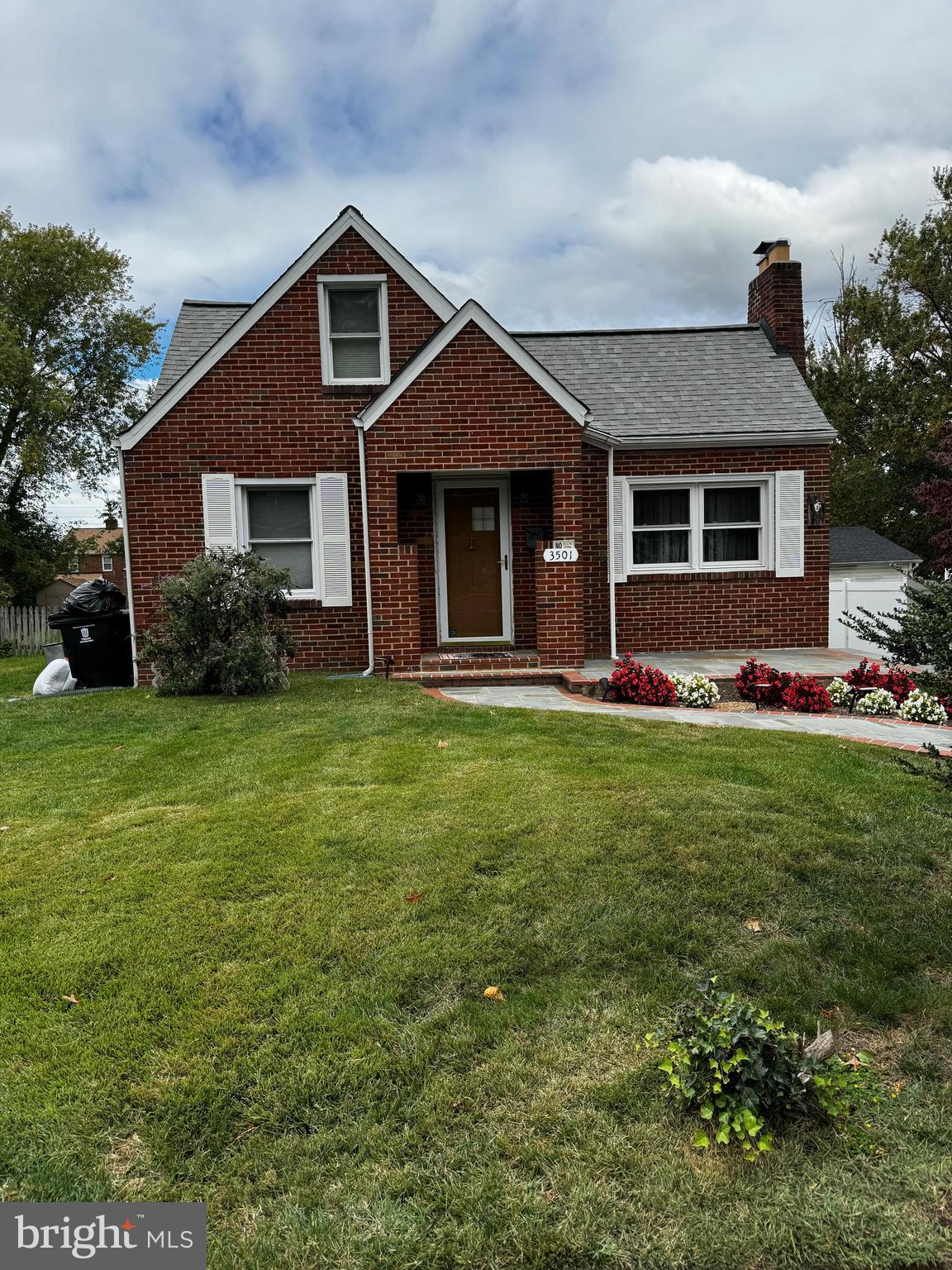 Real estate listing preview #1