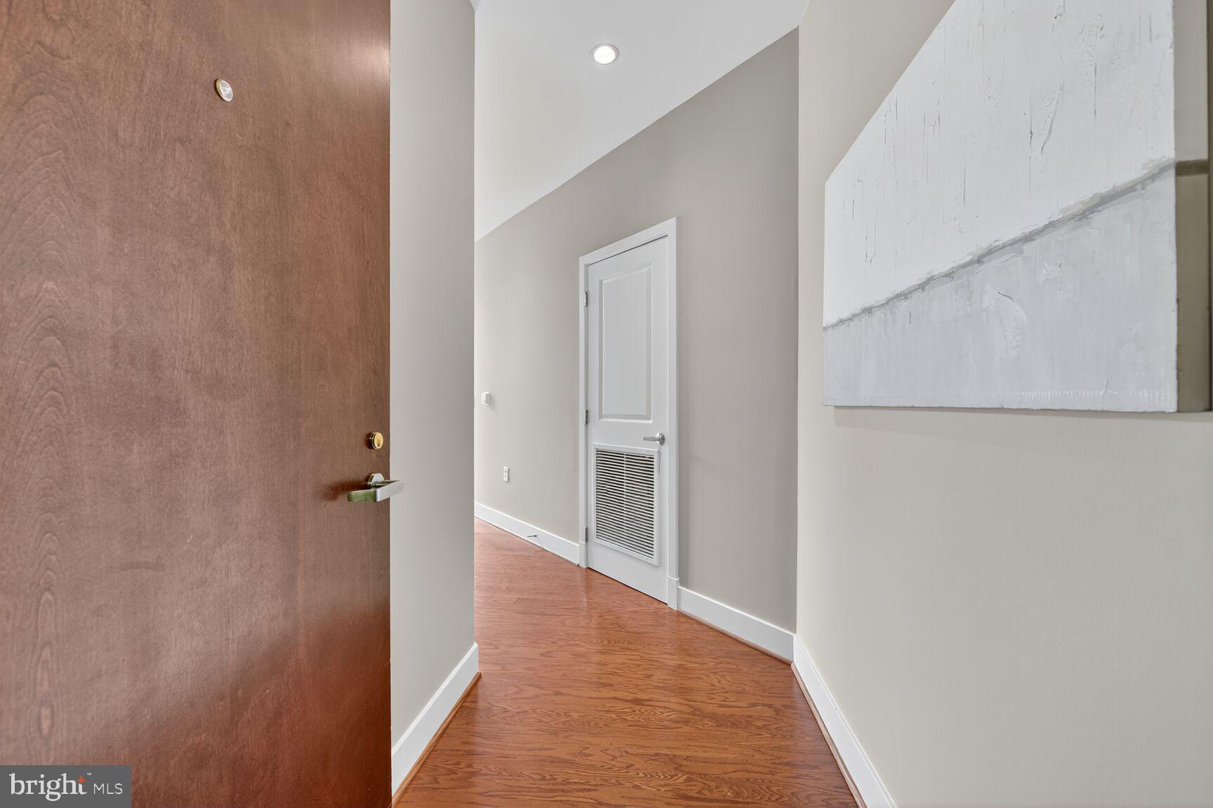 Real estate listing preview #6