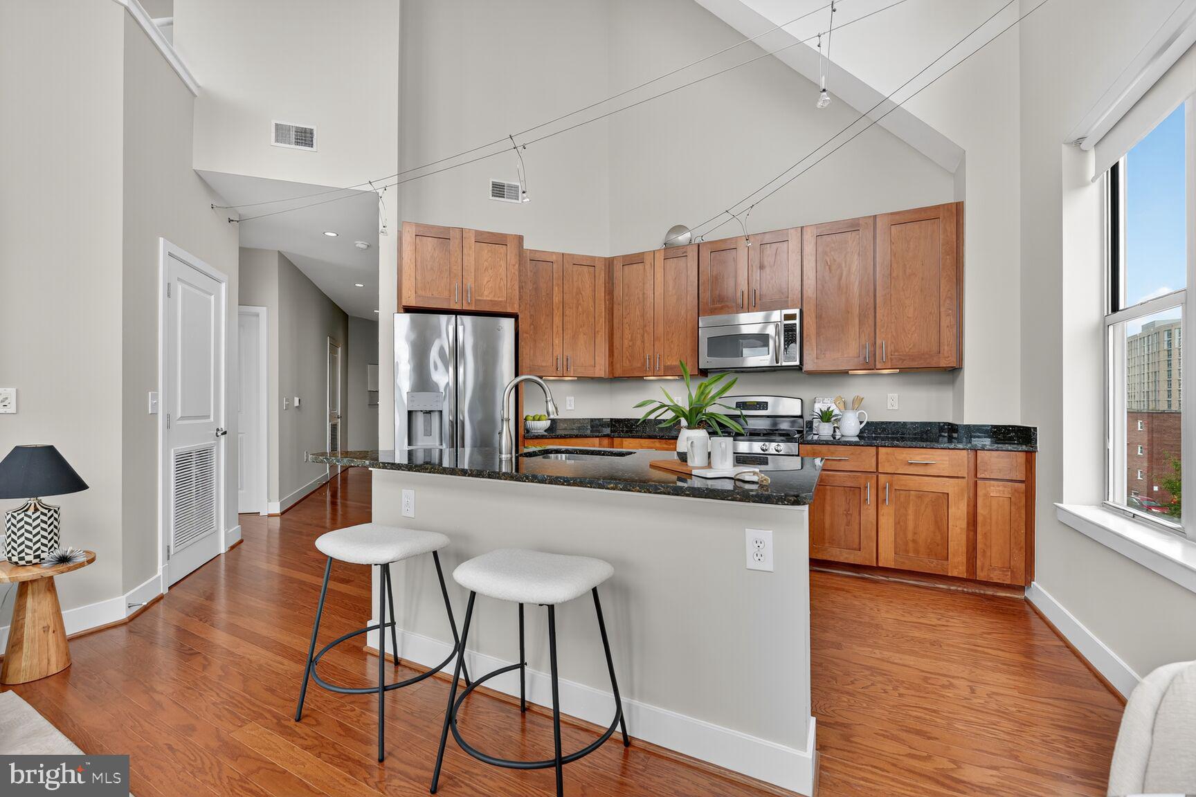 Real estate listing preview #14