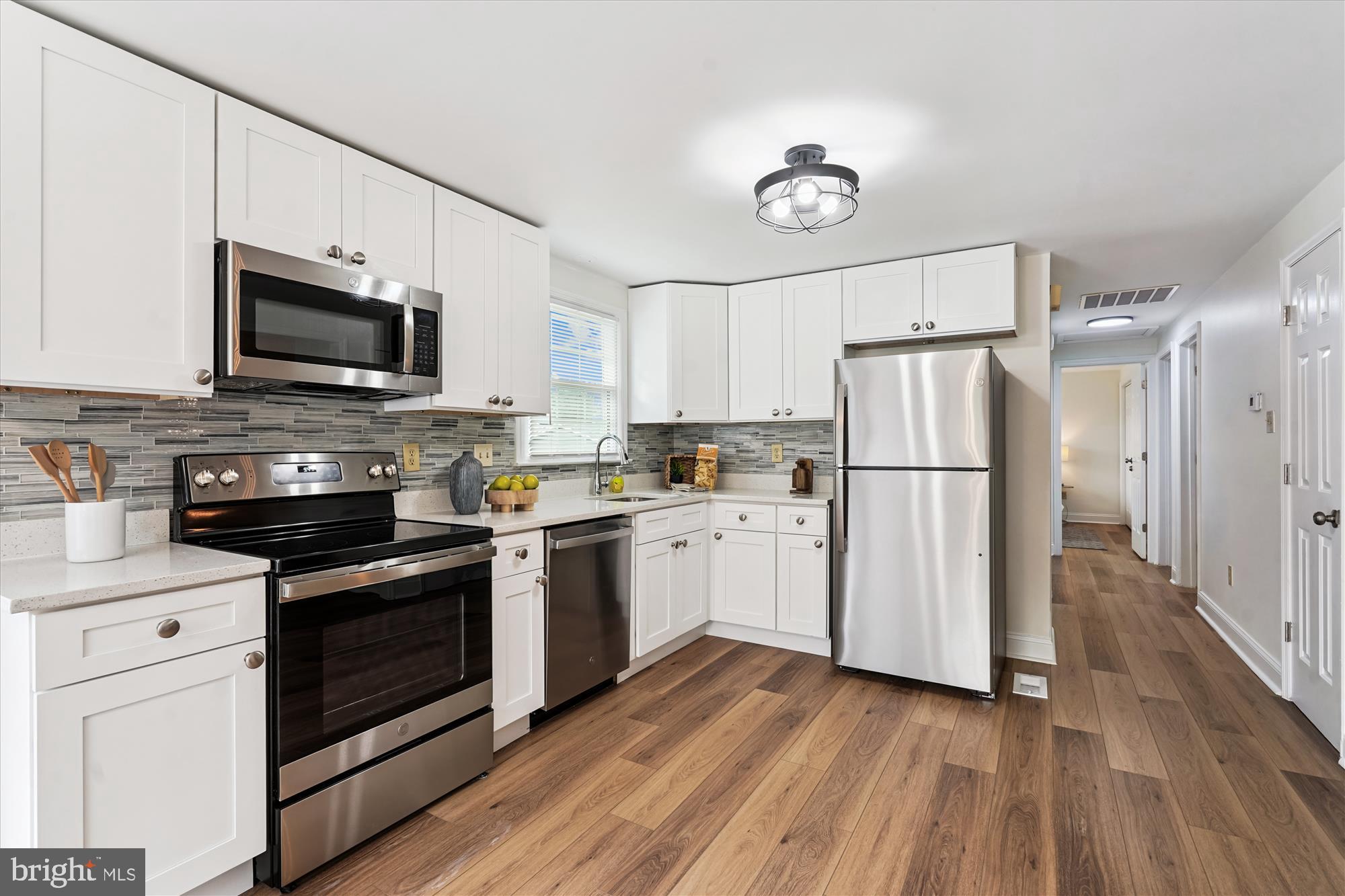 Real estate listing preview #9