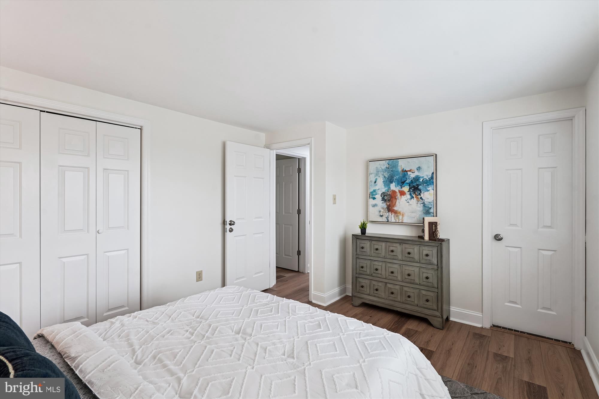 Real estate listing preview #14