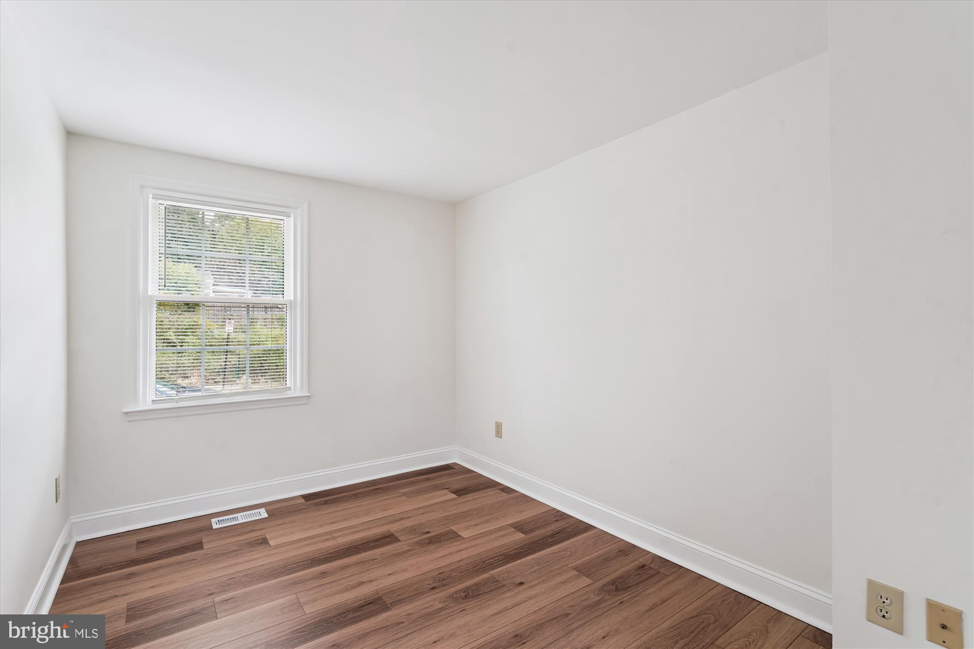 Real estate listing preview #20