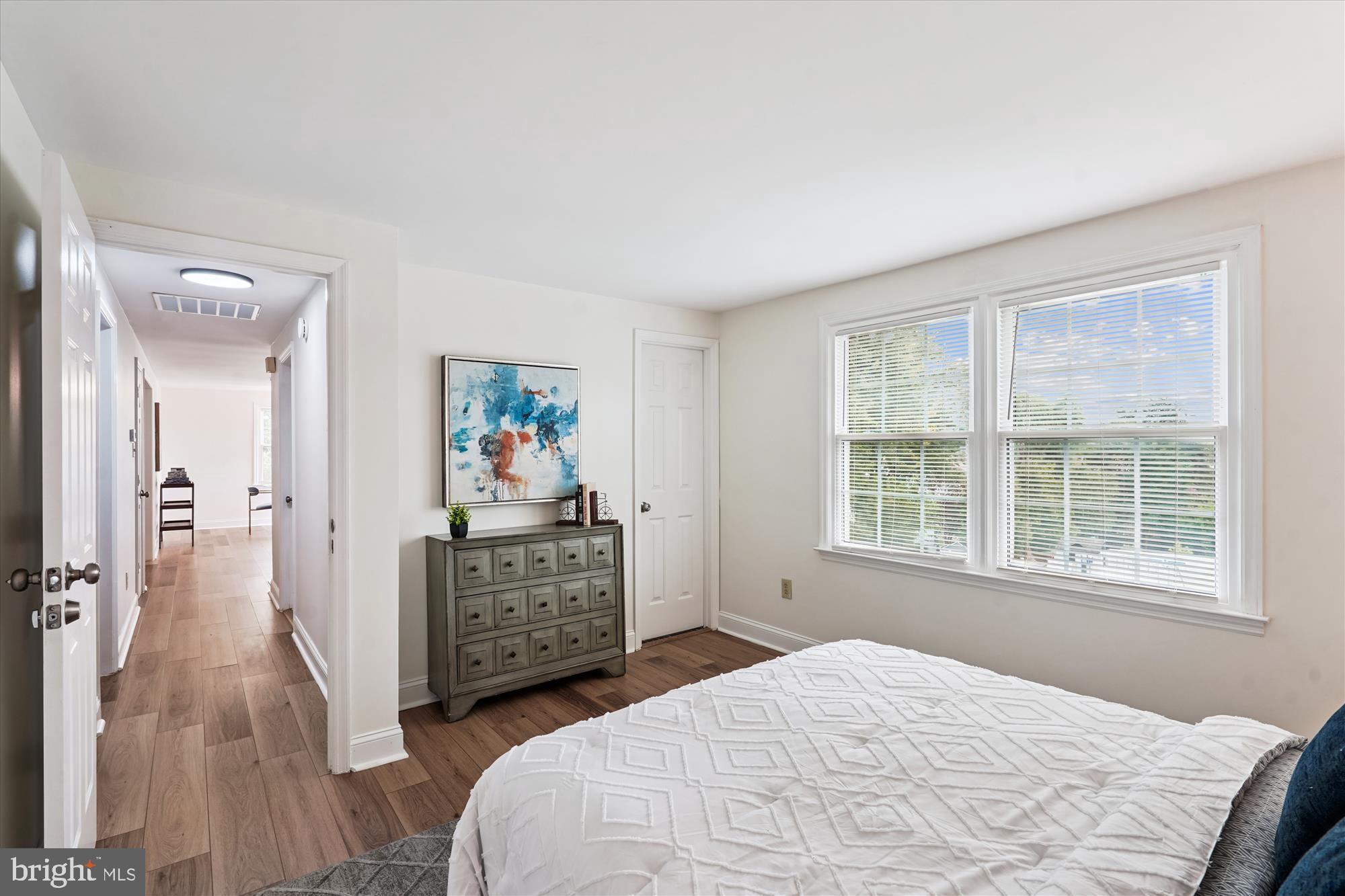 Real estate listing preview #13