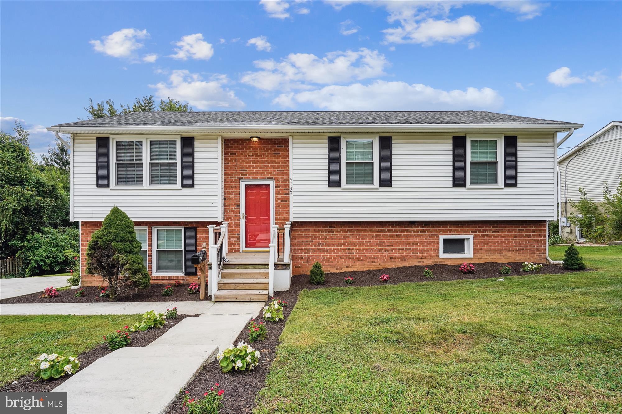 Real estate listing preview #2