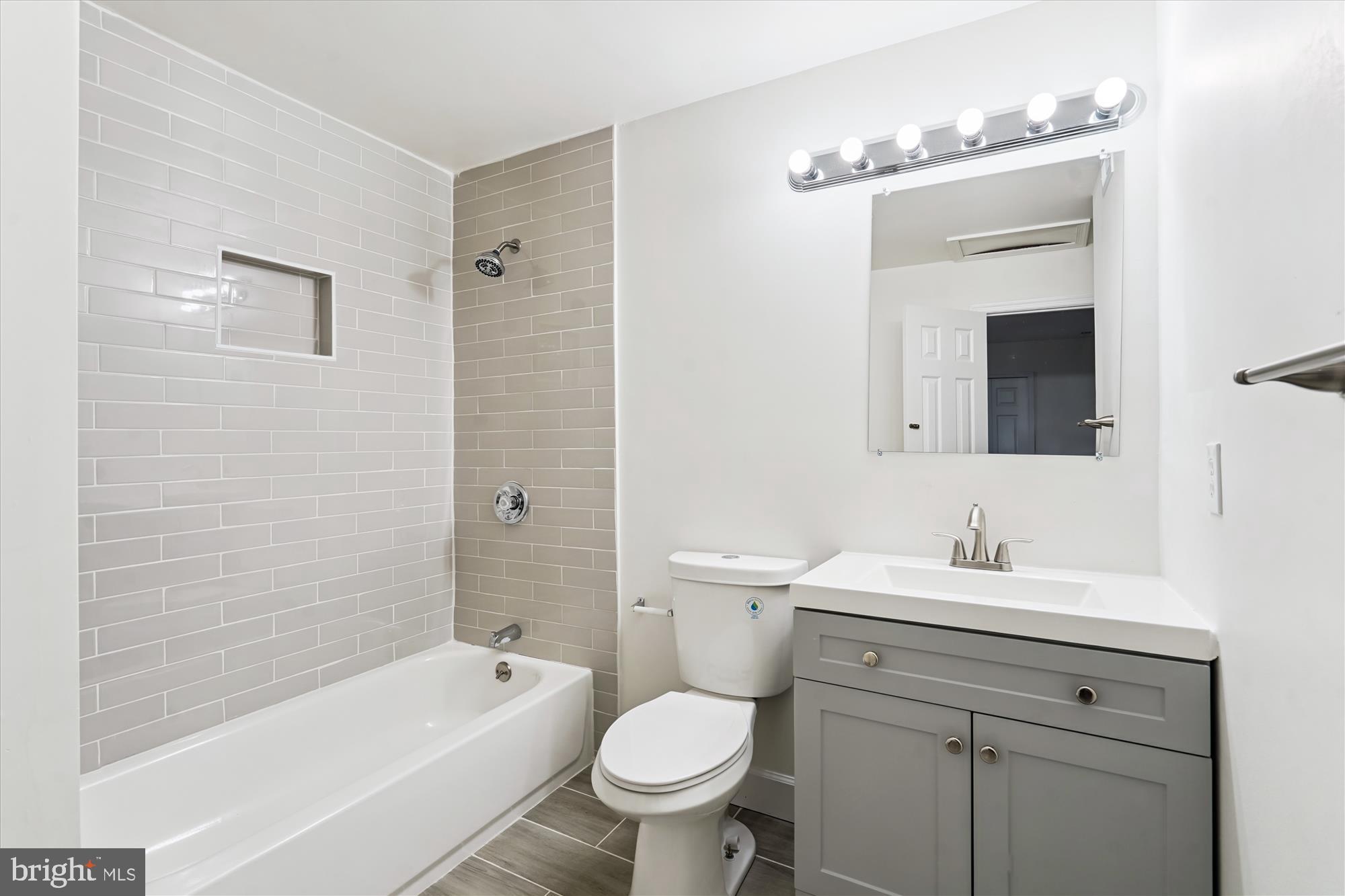 Real estate listing preview #16