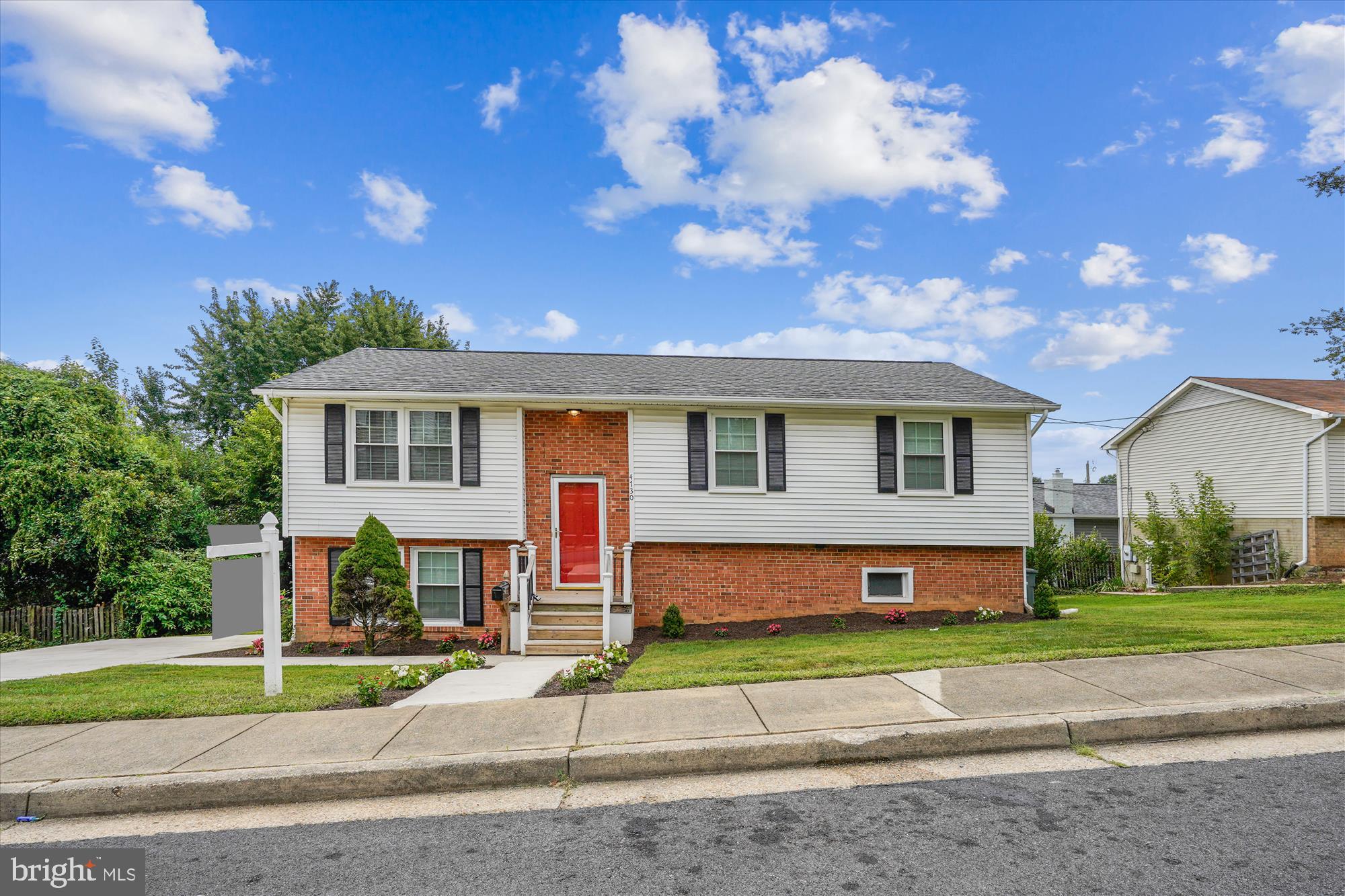 Real estate listing preview #1