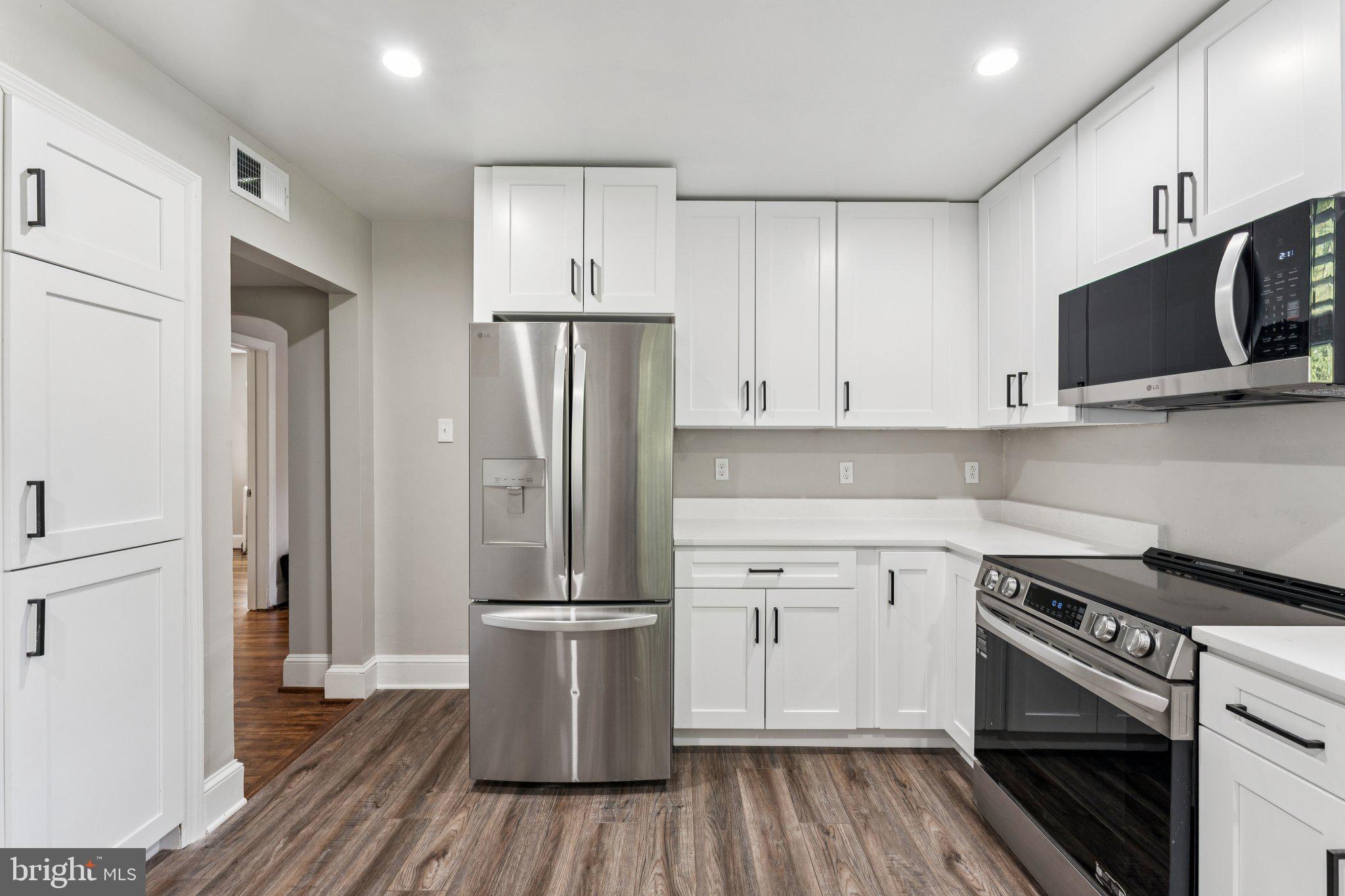 Real estate listing preview #4