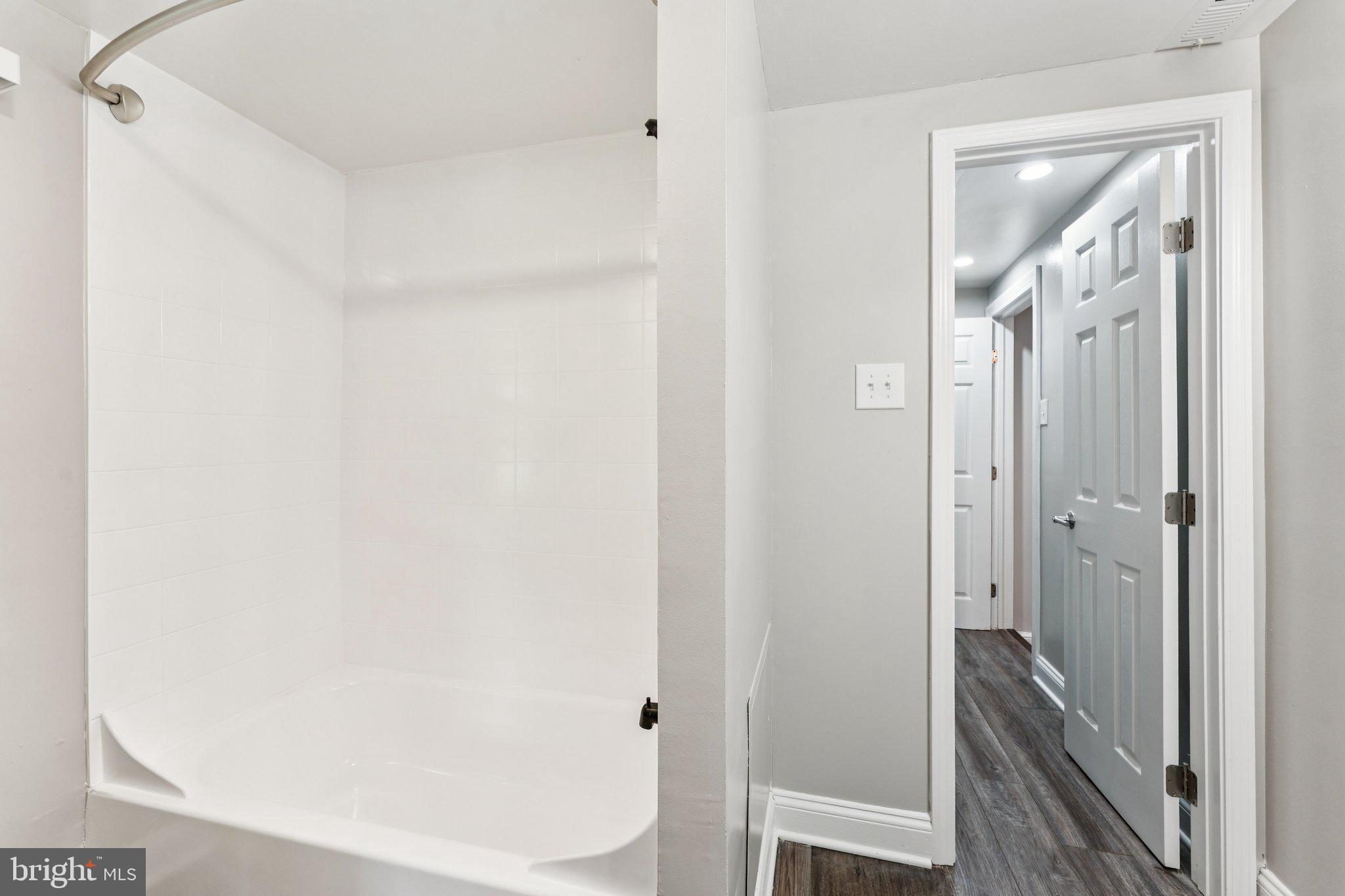 Real estate listing preview #24