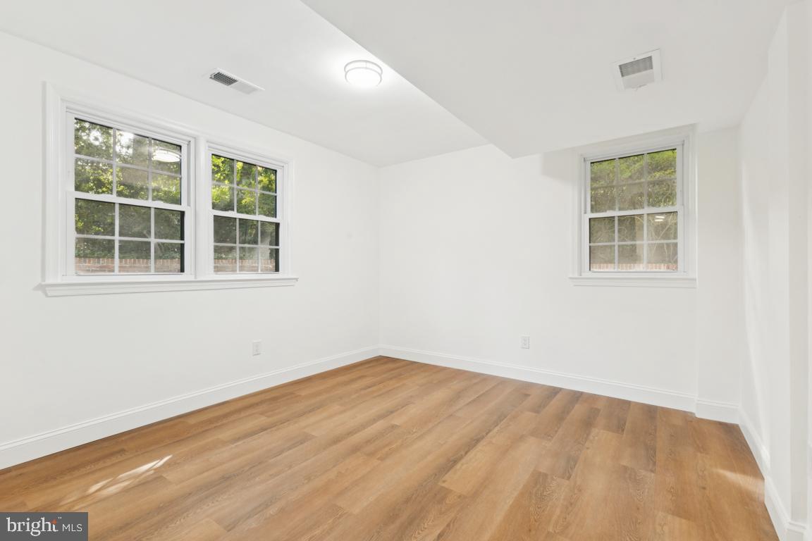 Real estate listing preview #35