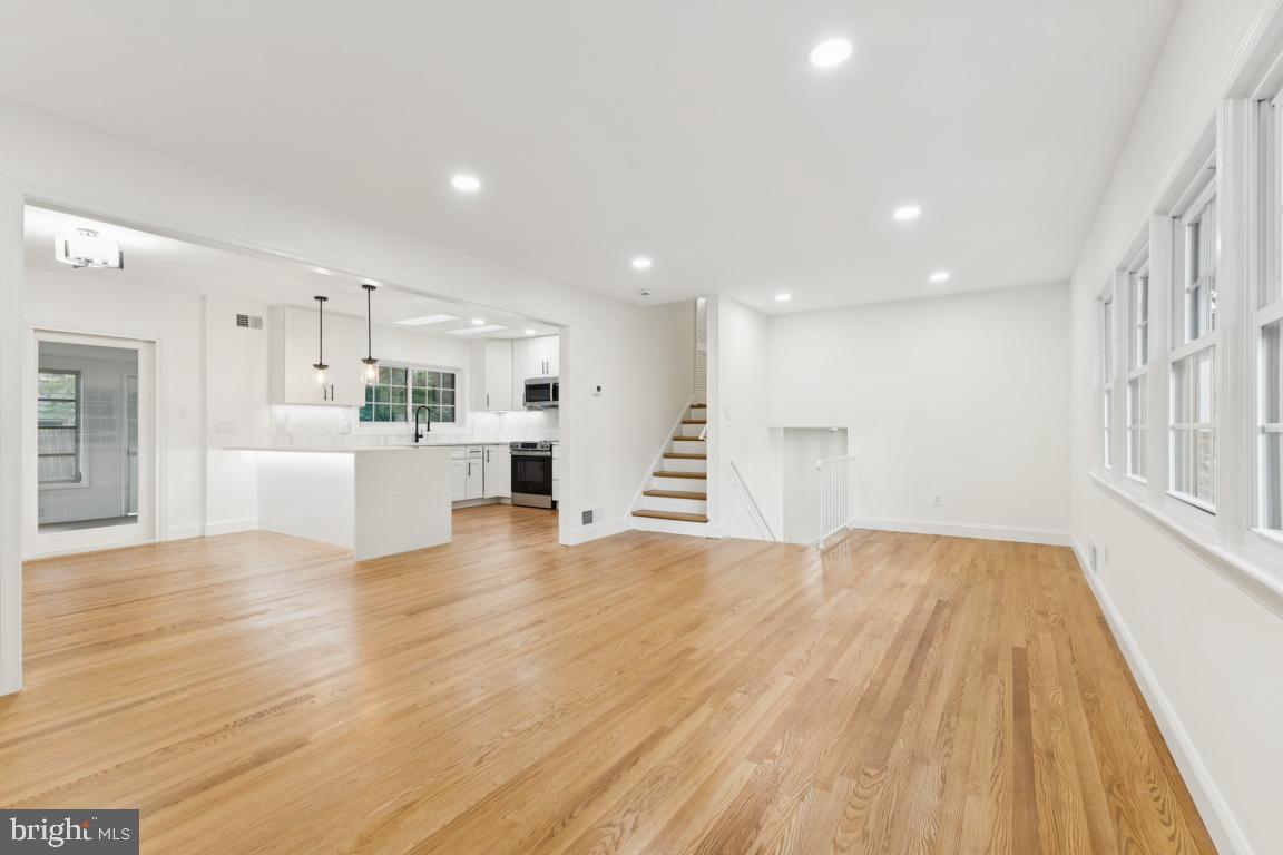 Real estate listing preview #5