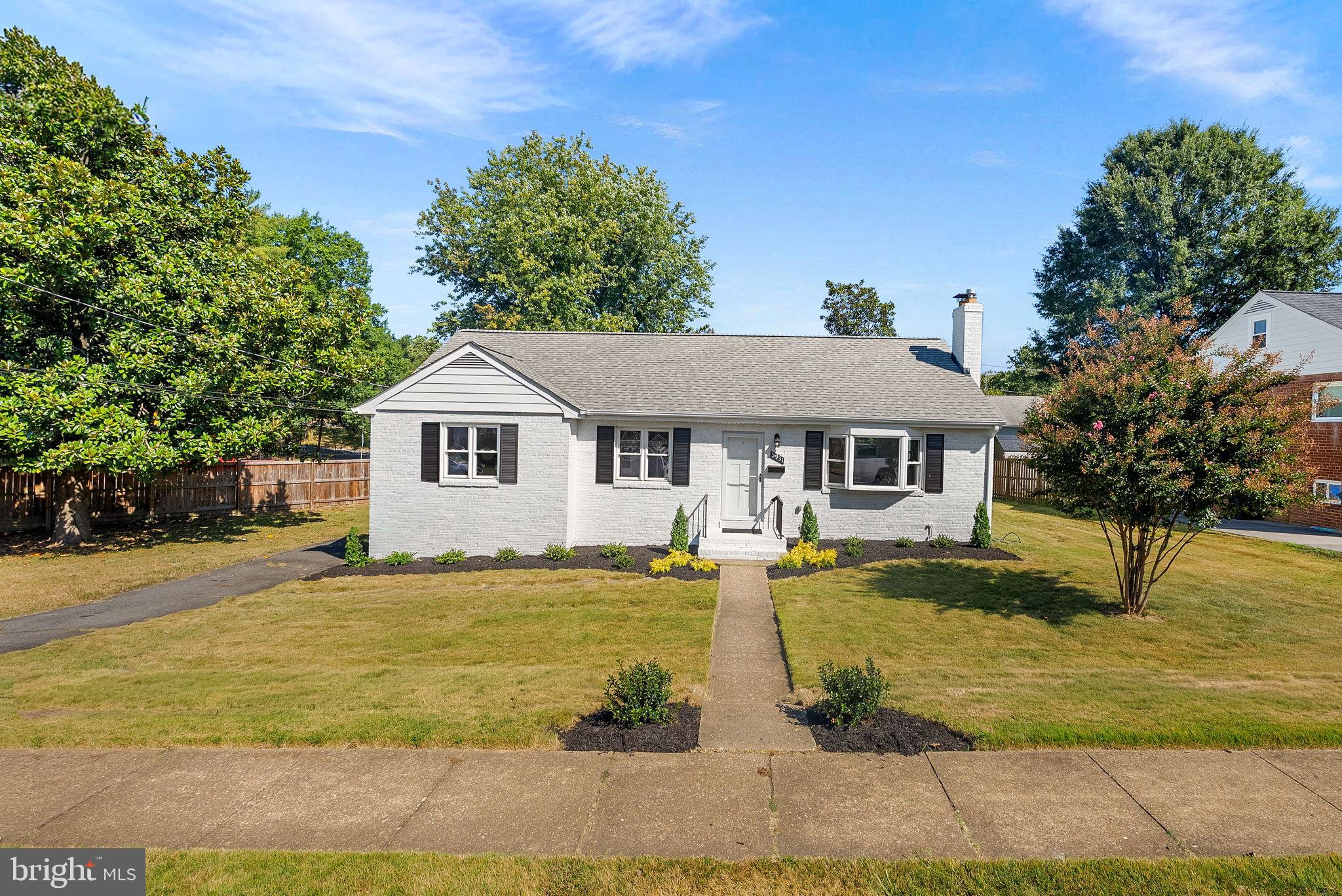 Real estate listing preview #2