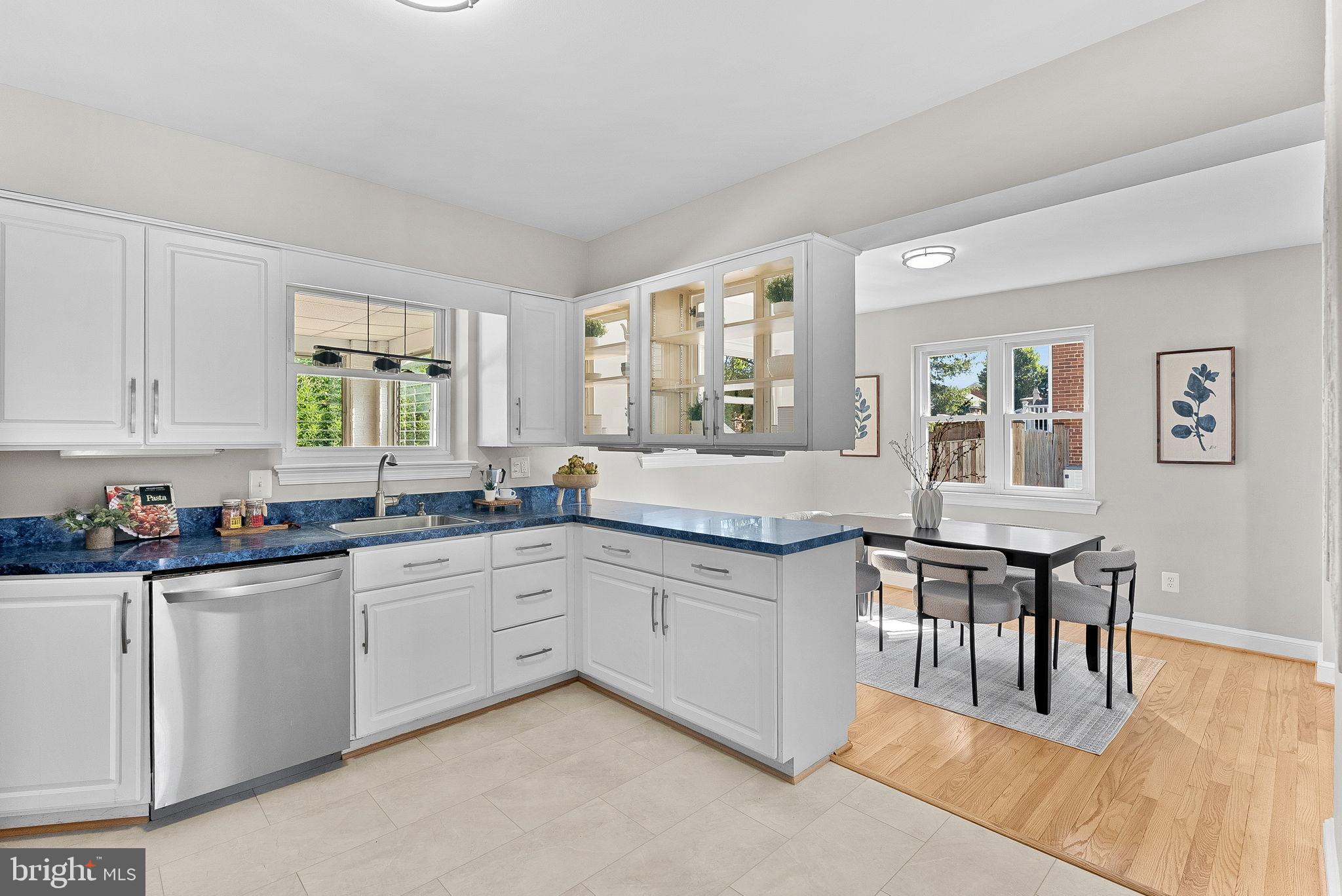 Real estate listing preview #16